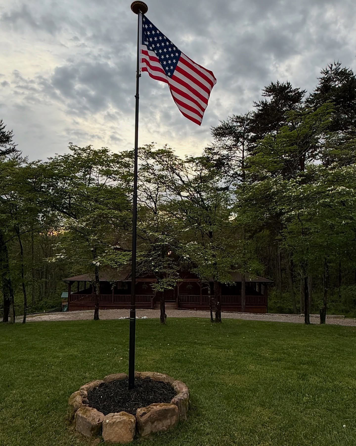 🇺🇸 Honoring the heroes who gave it all this Memorial Day. We are grateful every day for the freedom we have and the amazing country we call home 🇺🇸