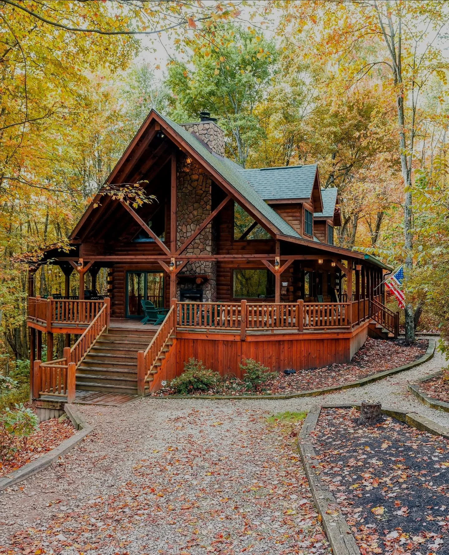 Back to school means fall is just around the corner! 🍁 🍂 Book your cozy cabin getaway and enjoy the colors in Hocking Hills 

#hockinghillsstatepark #myhockinghills #cabin #ohiocabins #ohio #fallinohio #vacationrental #hockinghills