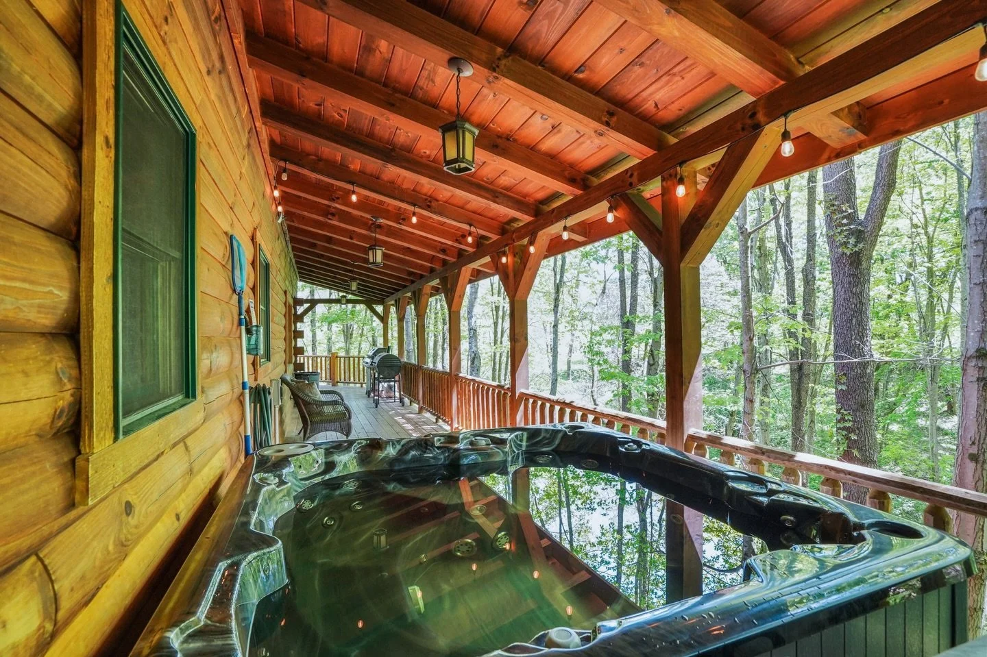 After a day hiking in Hocking Hills&hellip; this is the reward. All of our properties have covered hot tubs so you can relax rain or shine ✨