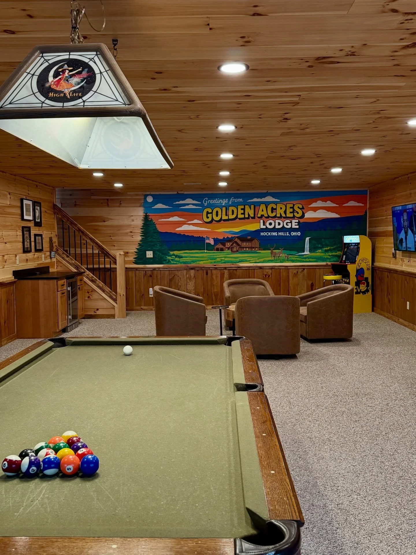 Greetings from Golden Acres epic basement game room 💛 All of our cabins &amp; lodges have basement rec rooms with something for everyone!