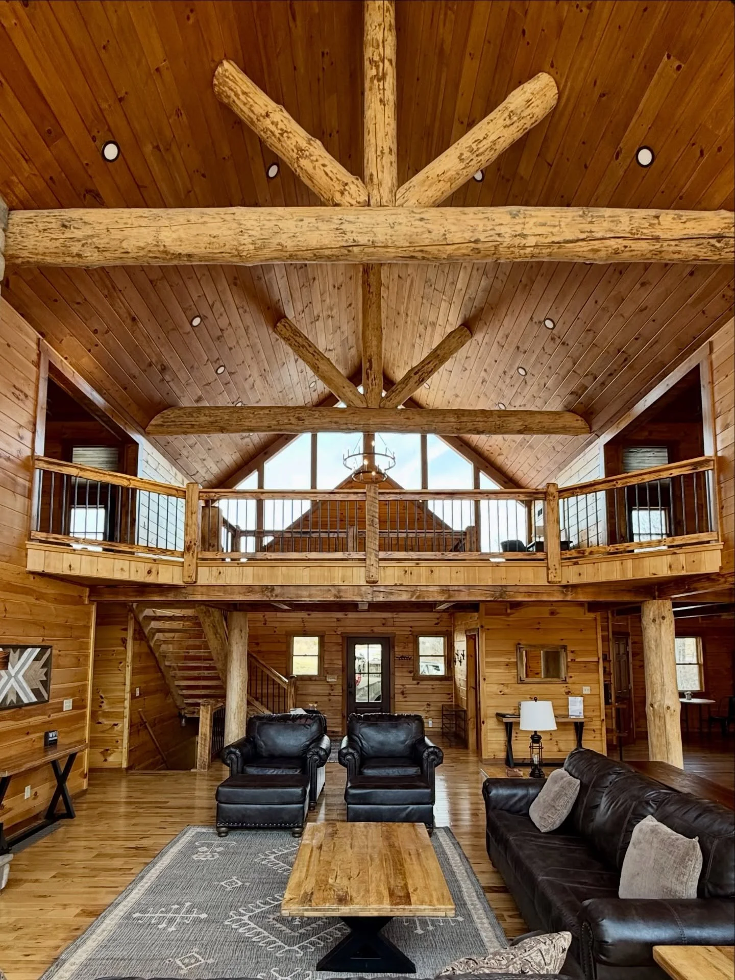 Just because you&rsquo;re renting a cabin in the woods - doesn&rsquo;t mean you have to give up the comforts of home 💚 Get your Hocking Hills vacation planning off on the right foot by booking a Liberty Log Lodging cabin!