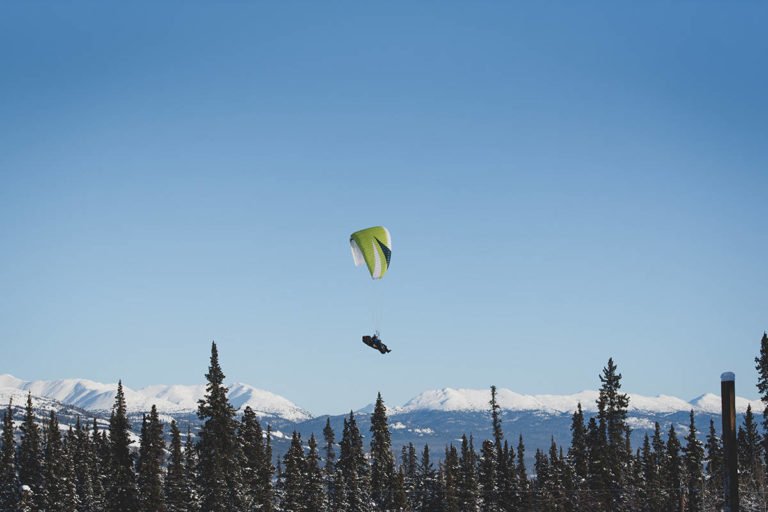 24601490_web1_210324_YKN_news_FR_paragliding-wb_2-768x512.jpg