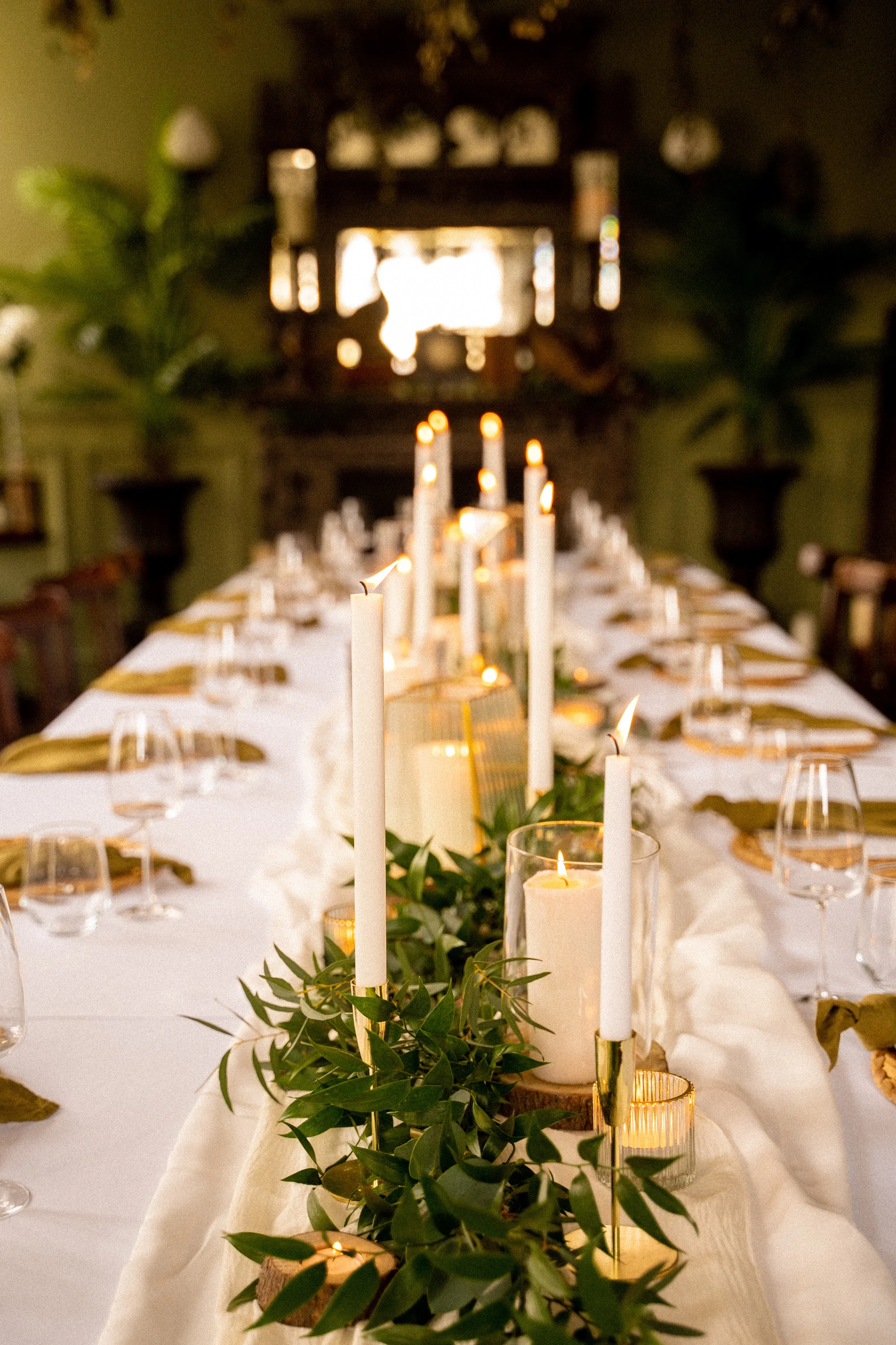 Scented candles are a luxury wedding decor