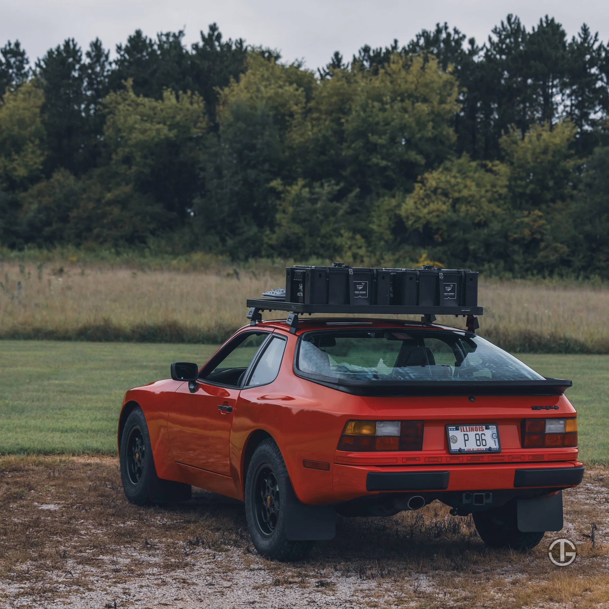 Porsche 944, Porsche 944 Safari, Porsche 944 off-road, Porsche 944 rally, Safari Porsche, Porsche 944 build, Porsche 944 adventure, classic Porsche, vintage Porsche 944, off-road Porsche, retro Porsche, custom Porsche, 1986 Porsche 944, Porsche 944 p