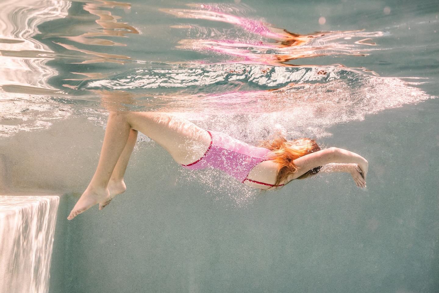 ✨ A moment suspended in magic... ✨
Underwater portraiture isn&rsquo;t just about the image&mdash;it&rsquo;s about capturing a feeling. A fleeting, wonder-filled breath of childhood that drifts just below the surface, where the light tells the story. 