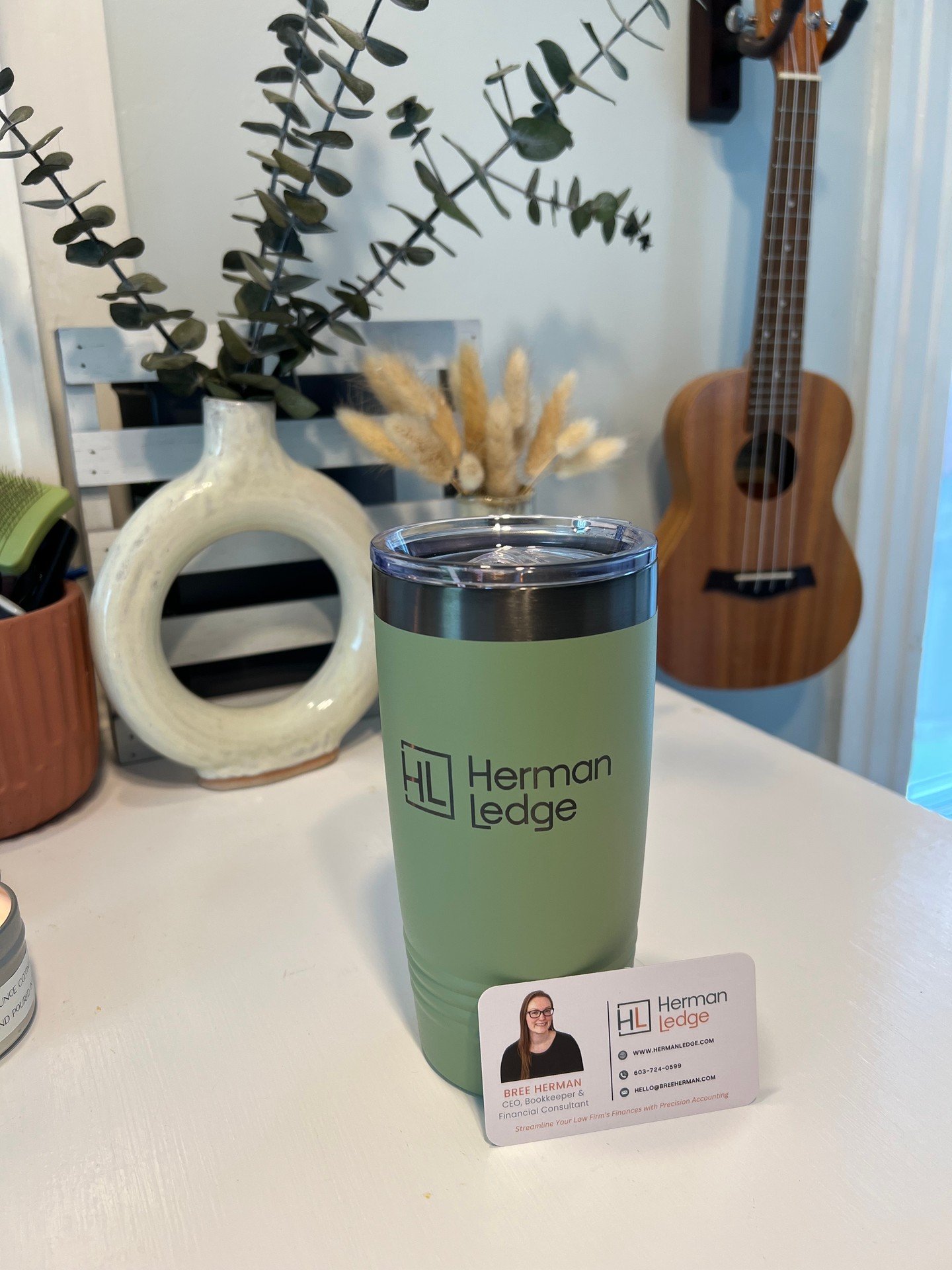 Look what showed up at Correnti HQ! 💛 Huge thank you to our client&mdash;and bookkeeper&mdash; @hermanledge for the sweetest surprise&mdash;we&rsquo;re loving this custom tumbler!

We had the pleasure of creating Herman Ledge&rsquo;s logo, and we ca