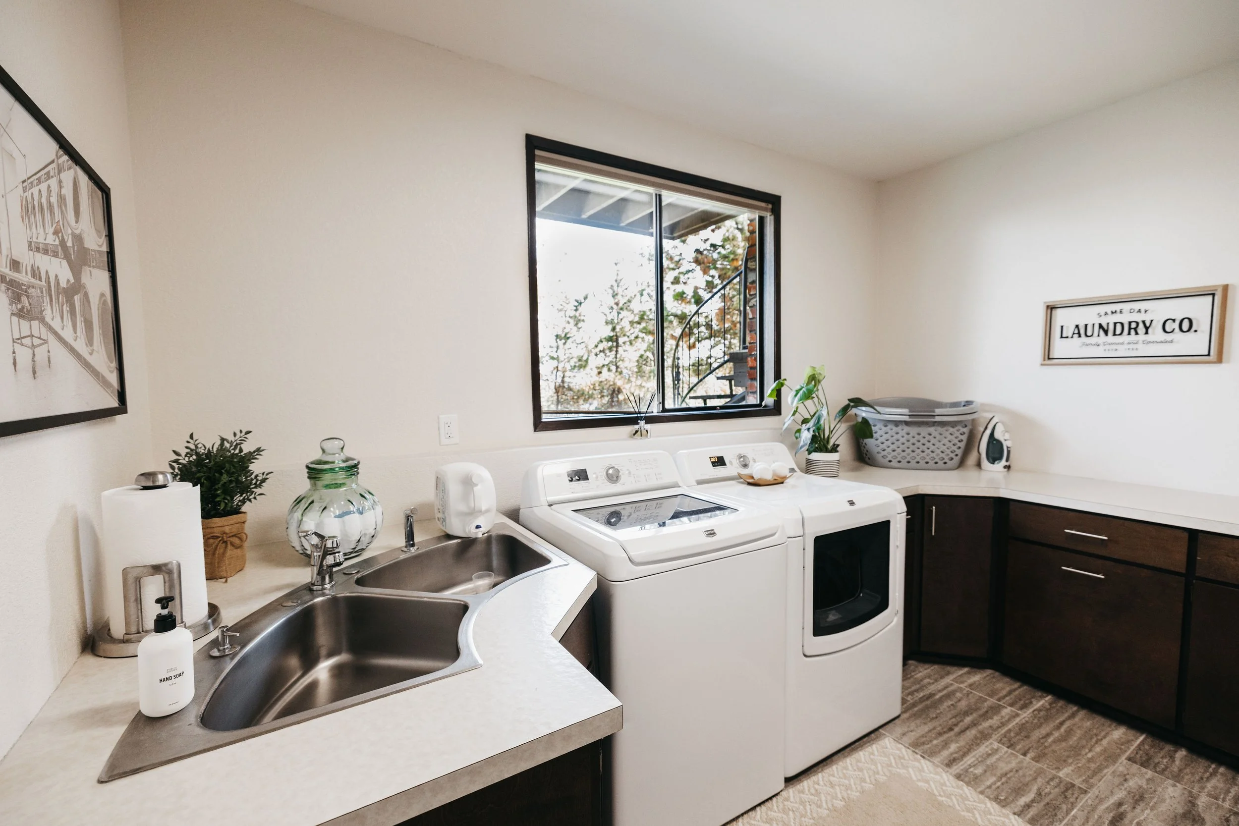 Romona's Inn Laundry Room.jpg