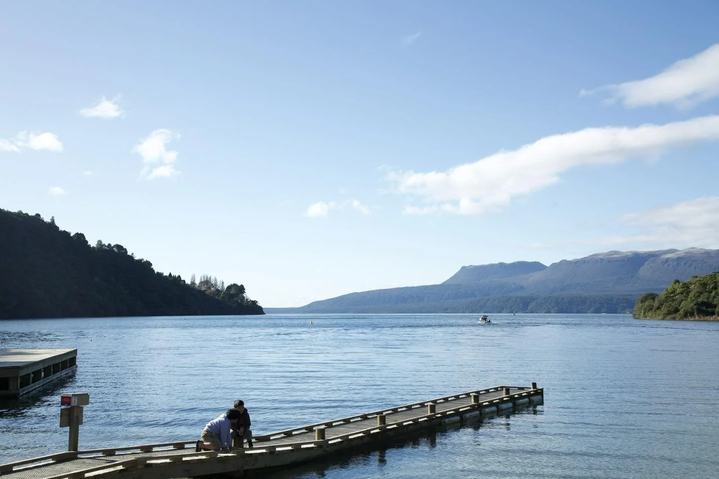 Te Hū o Tarawera Wānanga: Unveiling new Tarawera Road pou whakairo 