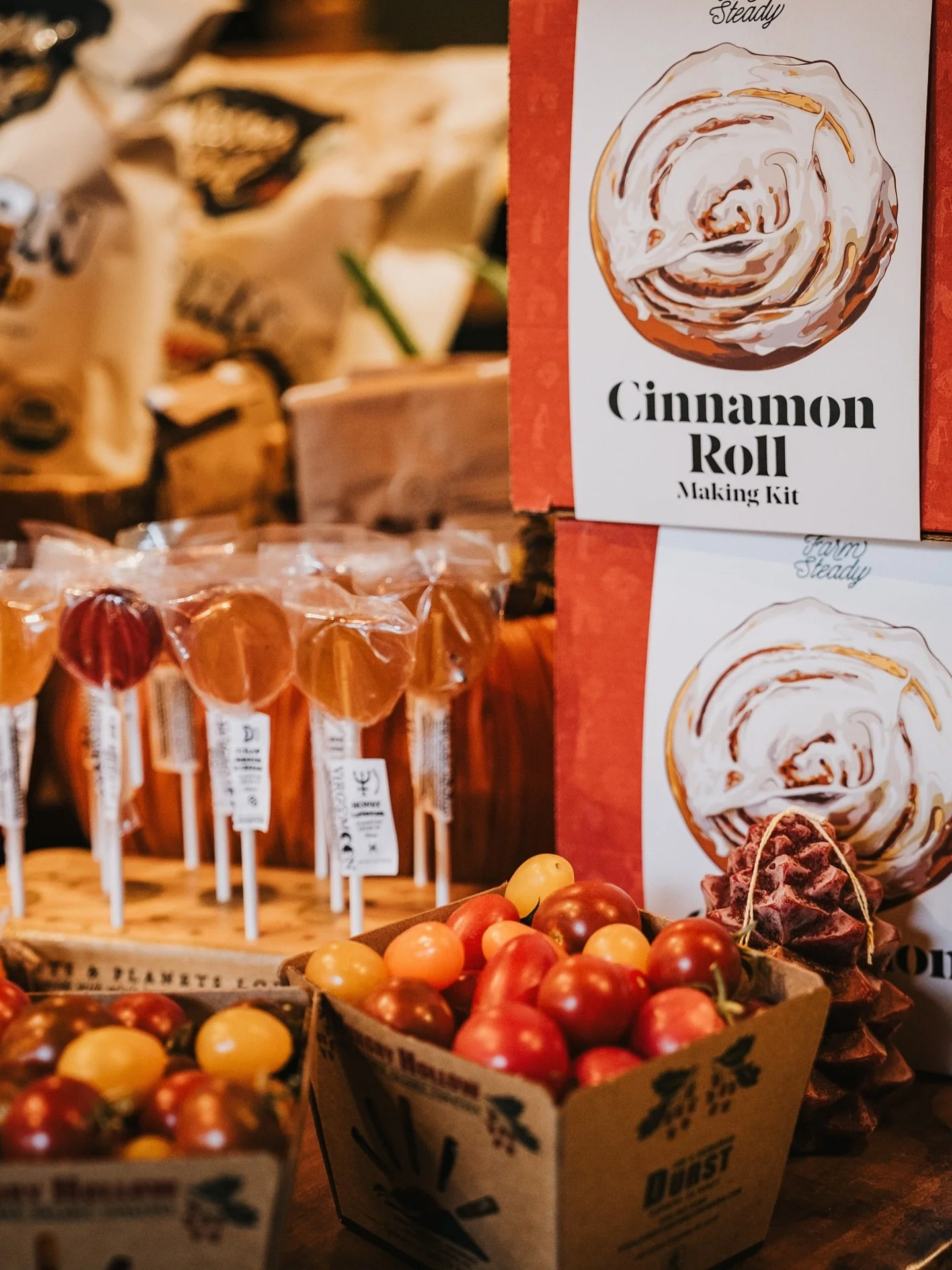 Fall time is approaching&hellip;. 🍂💛

&bull;

&bull;

&bull;

&bull;

#girdwood #anchorage #alaska #alyeska #alyeskaresort #food #foodie #healthyfood #selfcare #health #yum #market #sundaymarket #farmersmarket #fruitmarket #veggiemarket #rawfoods #