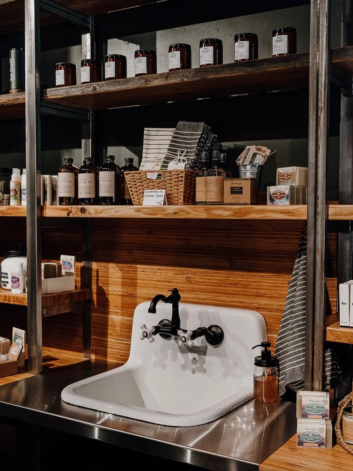 Little luxuries, locally made 🌿 eco toothpaste, clean deodorant, nourishing oils, and soaps &amp; lotions crafted with care. Self-care made sustainable 💫

&bull;

&bull;

&bull;

&bull;

#girdwood #anchorage #alaska #alyeska #alyeskaresort #food #f
