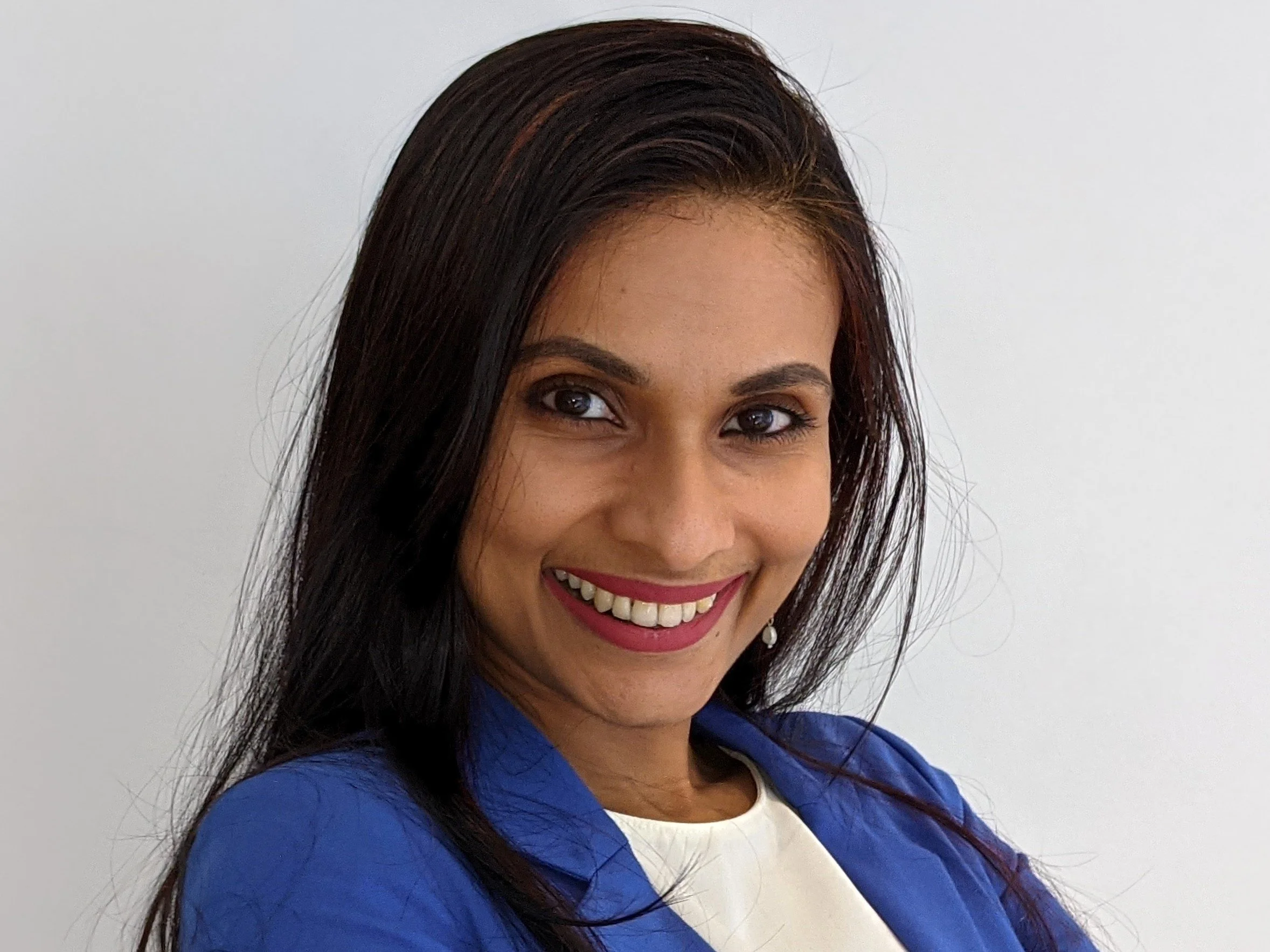 Dr Alysha De Livera