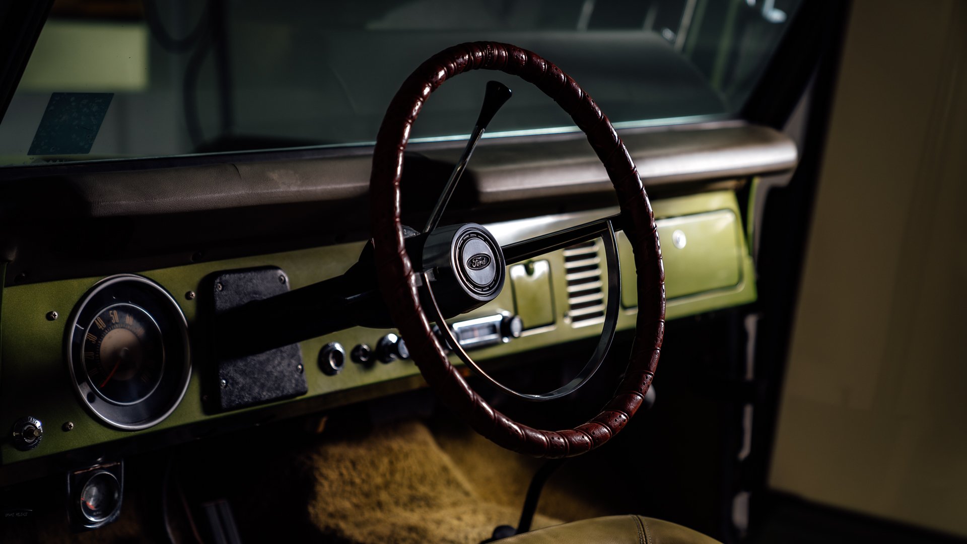 bronco-steering-wheel.jpg