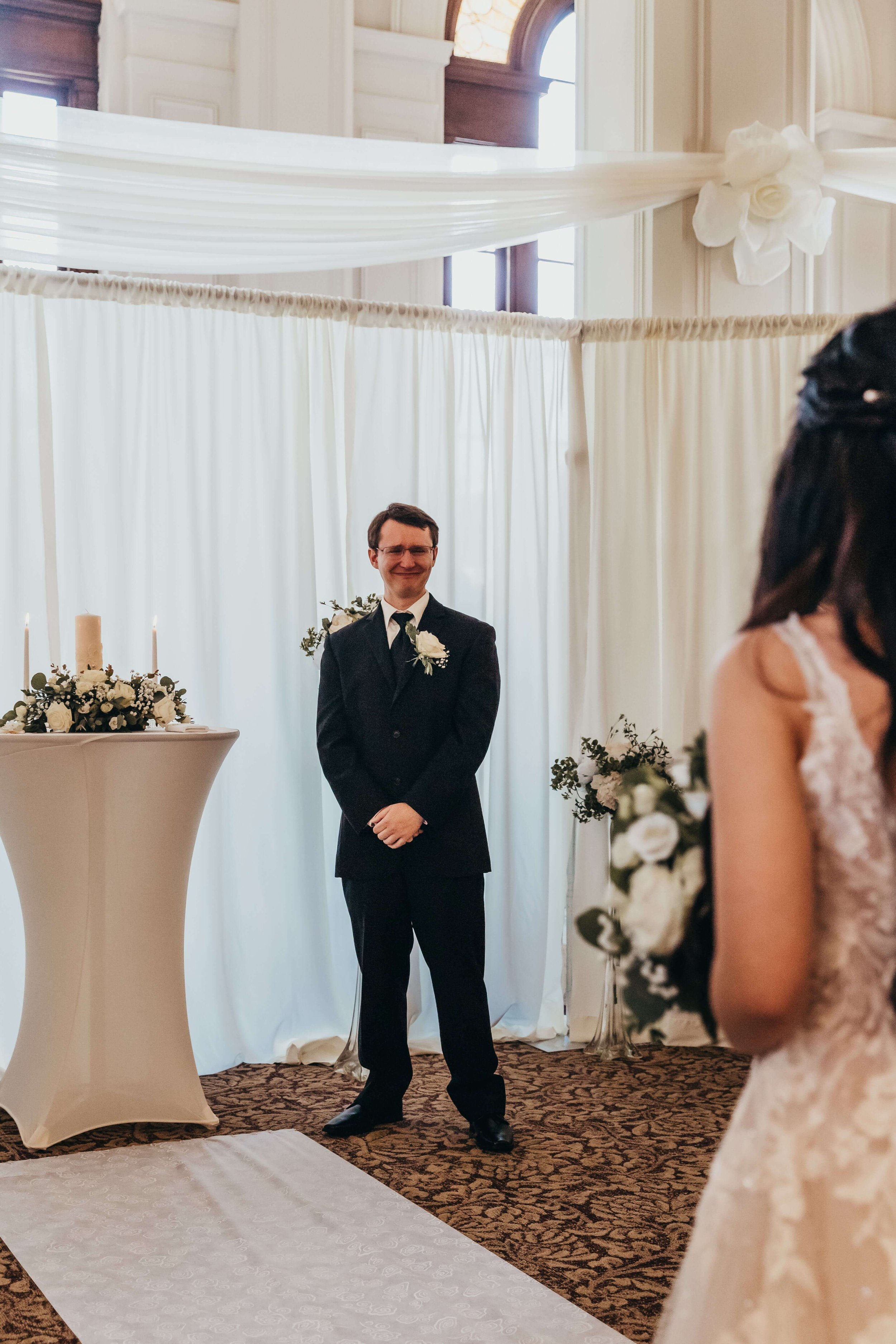 Sam_seeing_Jasmine_walk_down_aisle .jpg