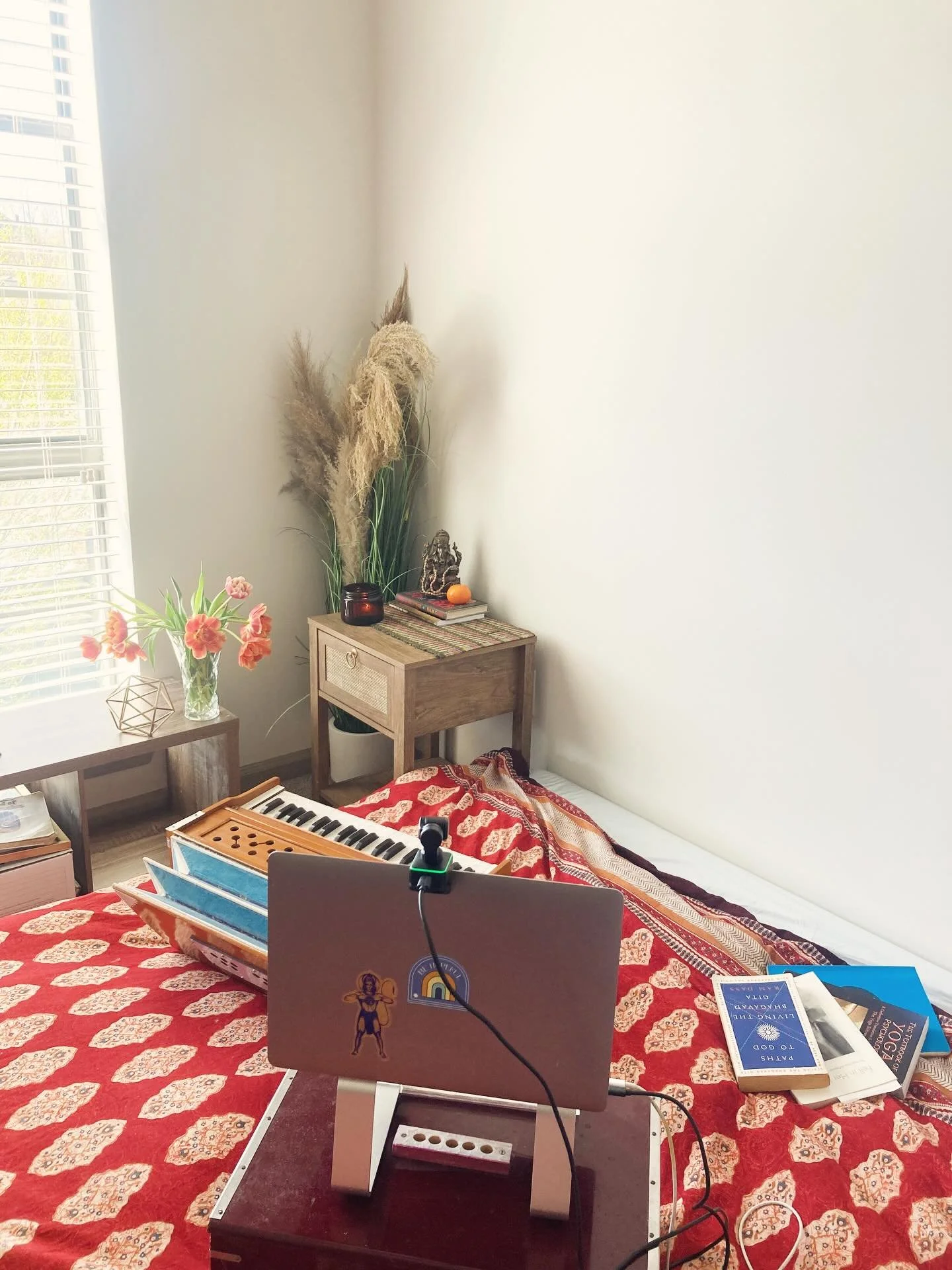 Self portrait as prep and setup for sharing Yoga this weekend through time and space ❤️🌀