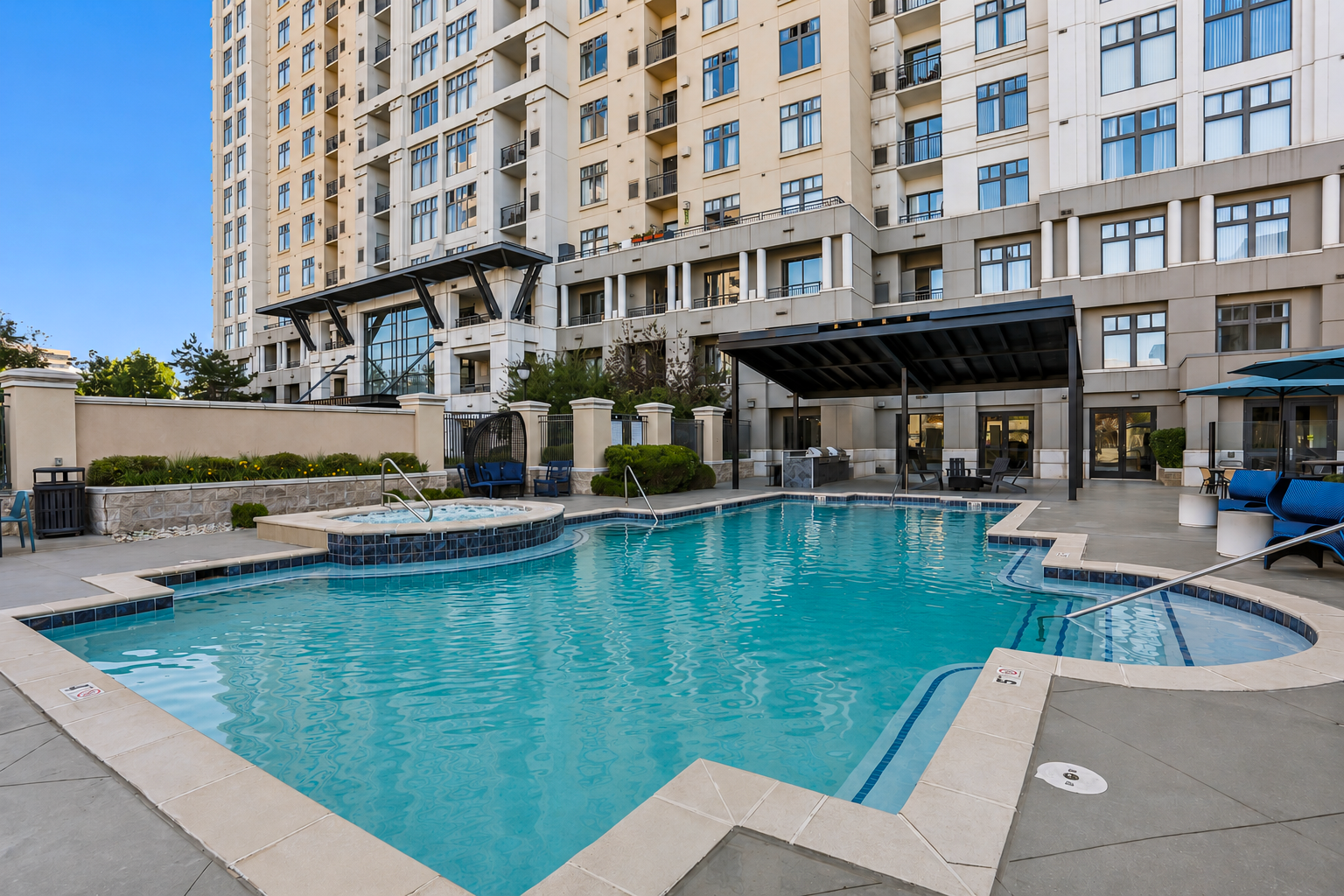 4550 Cherry Creek Apartments Denver Pool 2.png