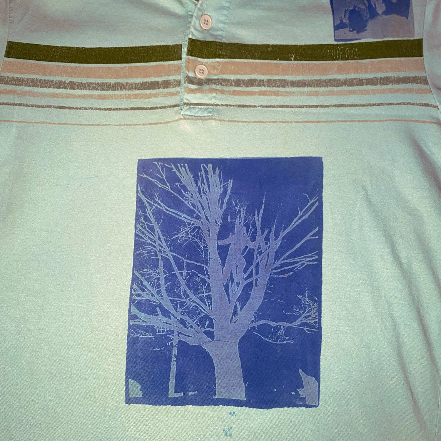 surf-tee-front-close-up.jpg