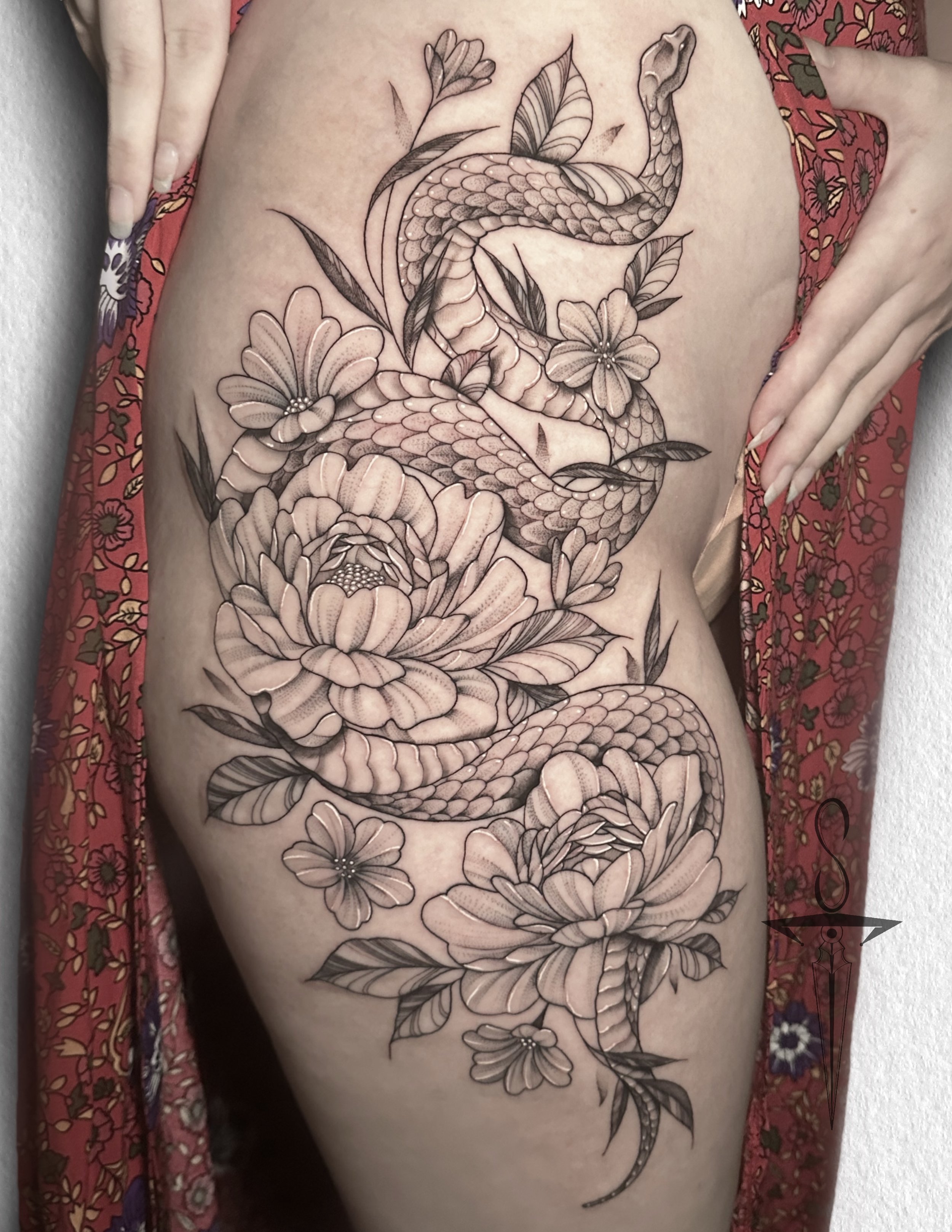 stipple-snake-tattoo-rockford-il