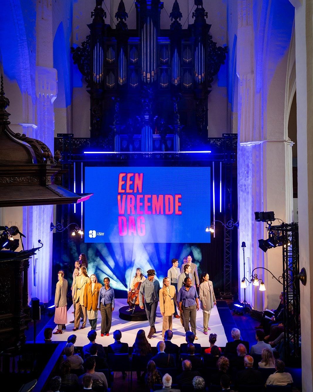 Een terugblik naar woensdag 16 april, toen we in de Akerk in Groningen een scene uit Een vreemde dag speelden op de viering van 80 JAAR VRIJHEID in het Noorden en Oosten van Nederland. 

Aanstaande zondag 4 mei spelen we de laatste twee voorstellinge