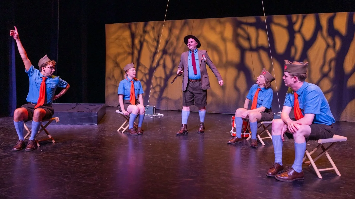 “Deze geschiedenis laat zien hoe snel we, ook nu nog, geneigd zijn om te oordelen zonder oog voor context. In deze voorstelling willen we die nuance en medemenselijkheid laten zien” - Regisseur Jolmer Versteeg over de voorstelling JEUGDST