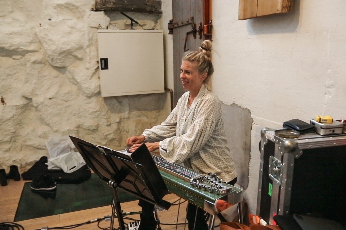 Maggie recording in Studio Bloch, Faroe Islands. From the recordings of our debut album ...eftir⁠
⁠
@maggiebjorklundmusic #studiobloch #recordingstudio #pedalsteelguitar