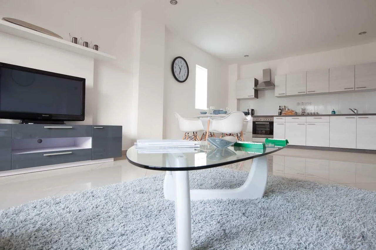 CC Kitchen - Lounge.JPG