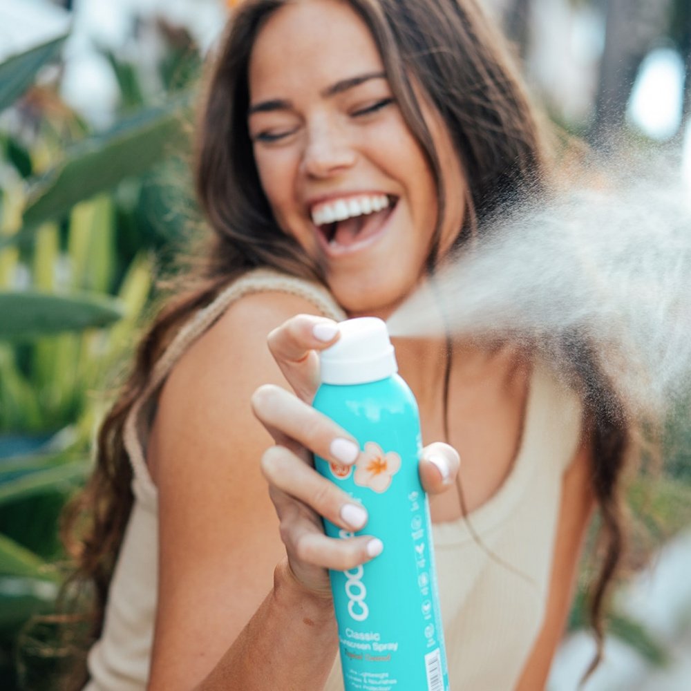 CLASSIC BODY SPRAY TROPICAL COCONUT SPF 30 2.jpeg