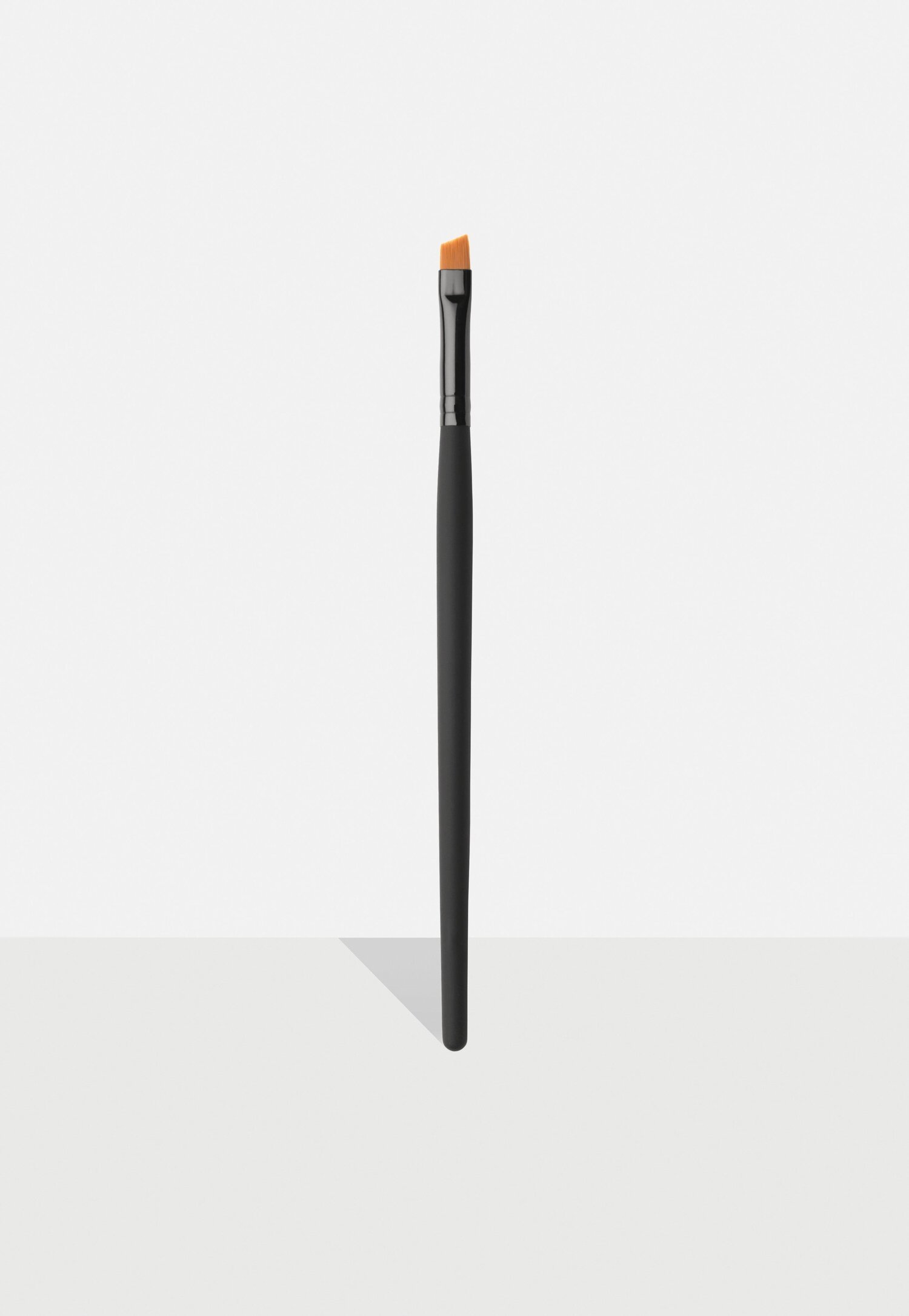 hd-brows-fine-angled-brow-brush2.jpeg