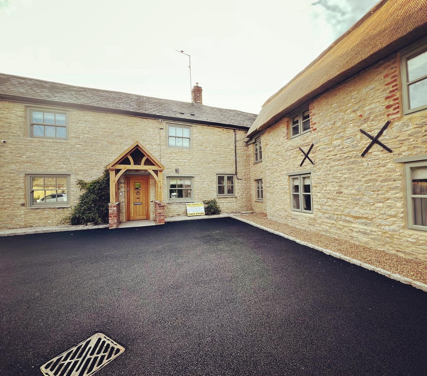 TRANSFORMATION TUESDAY ➡️ 

A project that we here @c.e.f_brick_and_stonework thoroughly enjoyed being a part of and I think this has really shown in the final product. The transformation on this period property in the Cotswolds is breathtaking. 

Ou