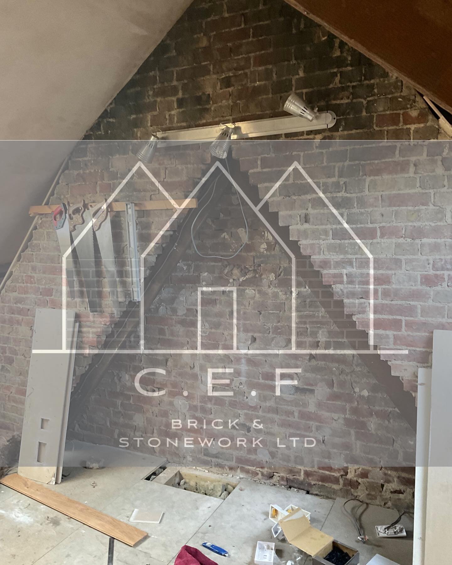 TRANSFORMATION➡️

A small internal chimney which needed a facelift. Our client has created a lovely loft room and wanted to keep this chimney Breast as feature in their room. 

We started by raking out all the old mortar,  secondly using an acid base