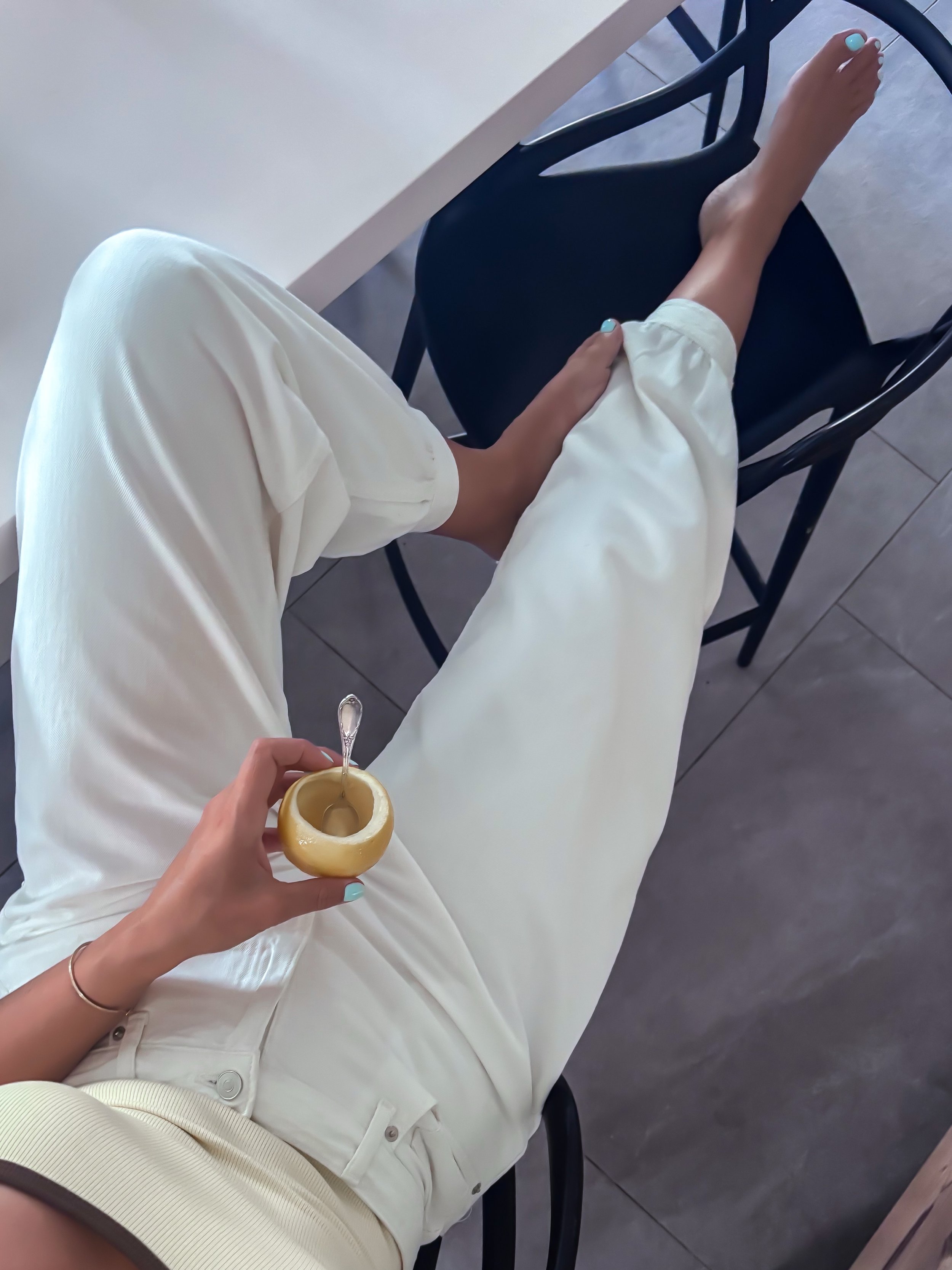 Le luxe ultime ?
Ne pas &ecirc;tre press&eacute;e.🍋🍋&zwj;🟩

#wellnesslifestyle #slowmorning #mindfulliving #selfcare
