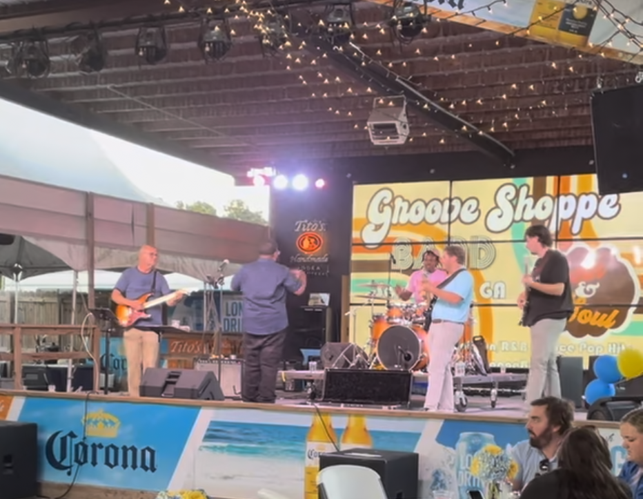 full band view.png