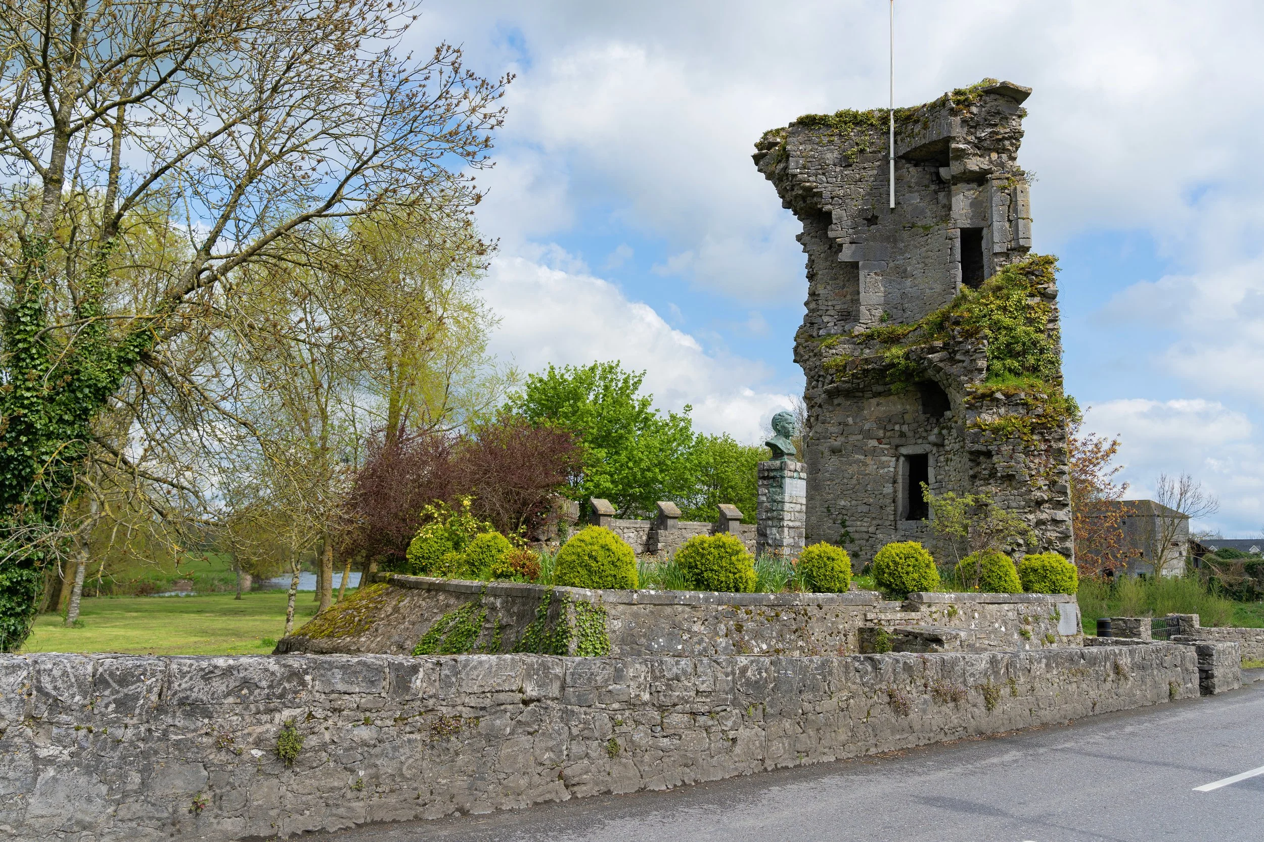 Golden village ruines