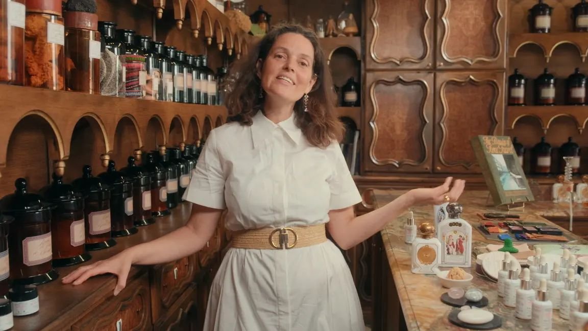 An enticing grade I got to work on for @meccabeauty last year. Featuring @officine_universelle_buly

content producer. Kerri Gordon

production company. @tenfoldfilms
director / cam op. @lukegrahamstudio
producer. @producer.izzy
dop / cam op. @andi.t