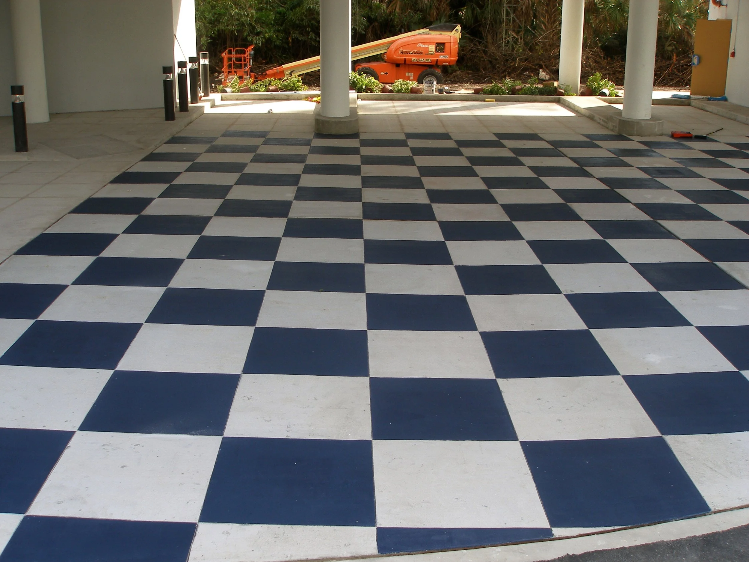 Stained decorative concrete surface for residential or commercial space