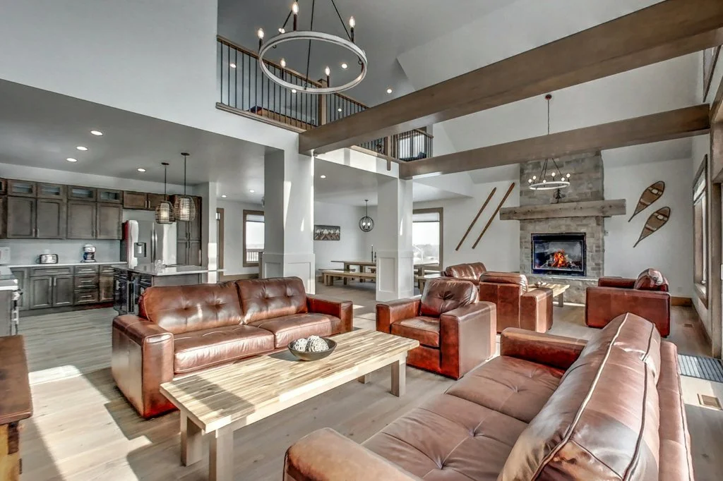 7 BR LUXURY CHALET w/ Hot Tub - SLEEPS UP TO 16