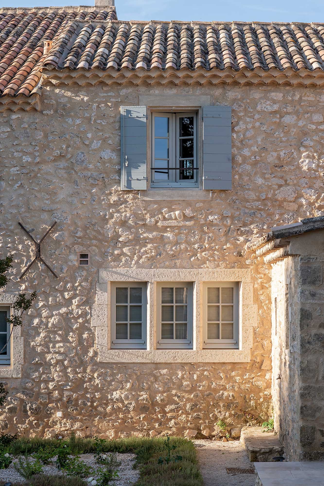 David-Price-Design-Architecture-Rénovation-Eygalières-maison-détails-fenêtres.jpg