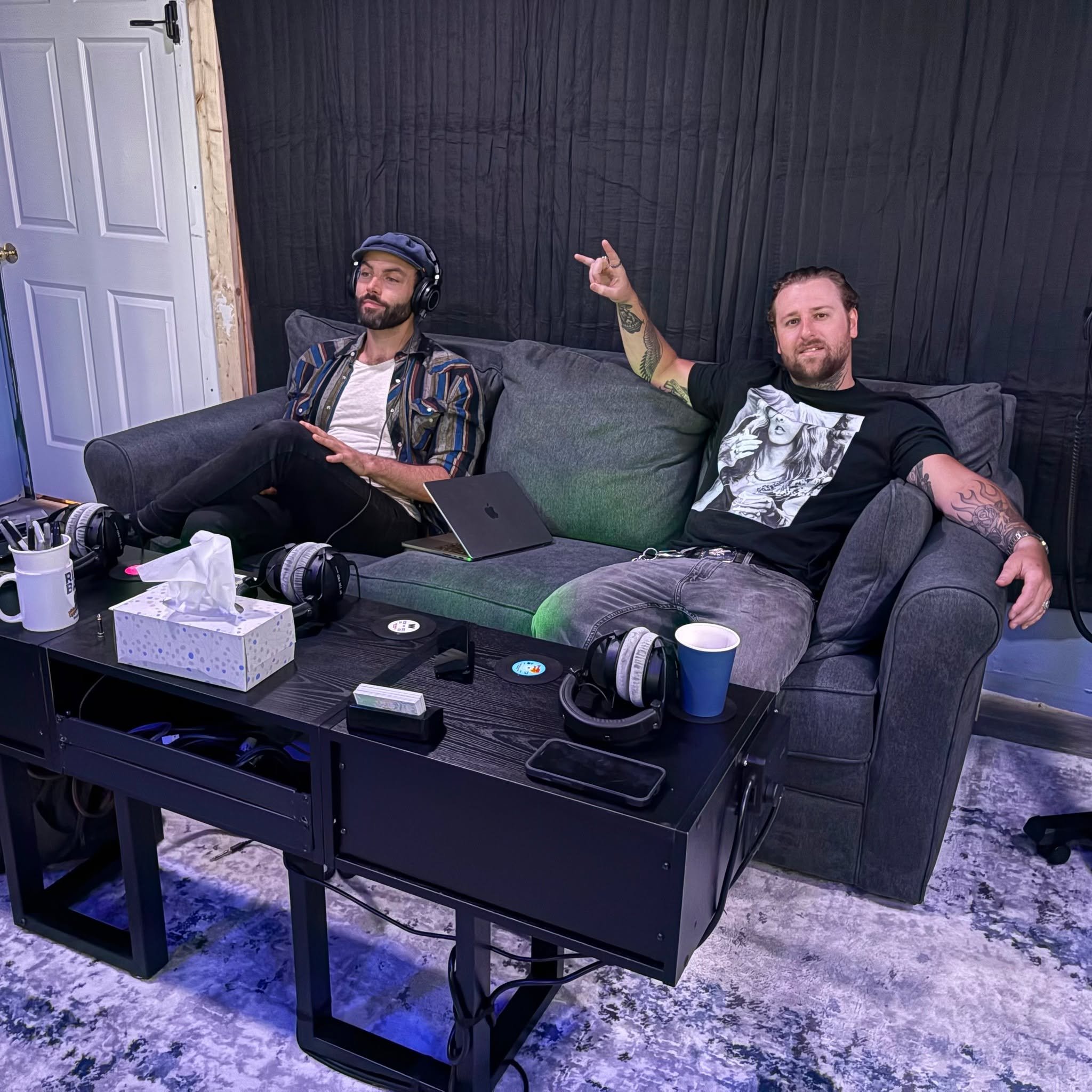 Mixing with @dougleonardofficial!
@taylortuke
Reach out to book a session or learn more—link in bio >>
.
.
.
#hiddencreekmusic #musicproducer #musicproduction #musicstudio #recordingstudio #recordingstudio #bellevuetn #nashville #nashvil