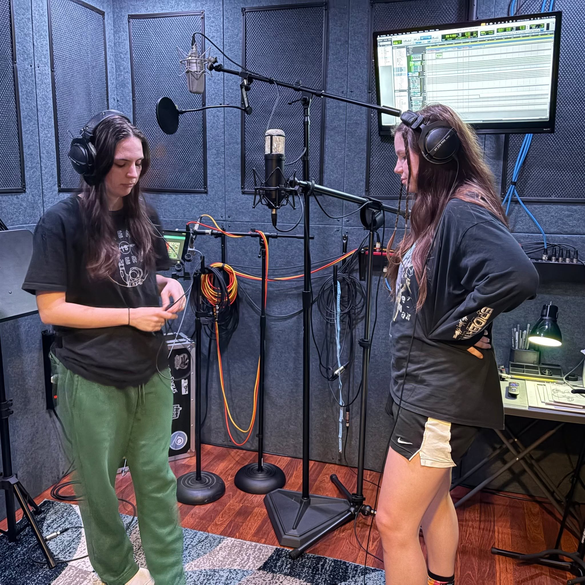 Working on @julzzzrulzzz' and @adalei_'s new song!
@matthewrockmusic
Reach out to book a session or learn more—link in bio >>
.
.
.
#hiddencreekmusic #musicproducer #musicproduction #musicstudio #recordingstudio #recordingstudio #bellevu