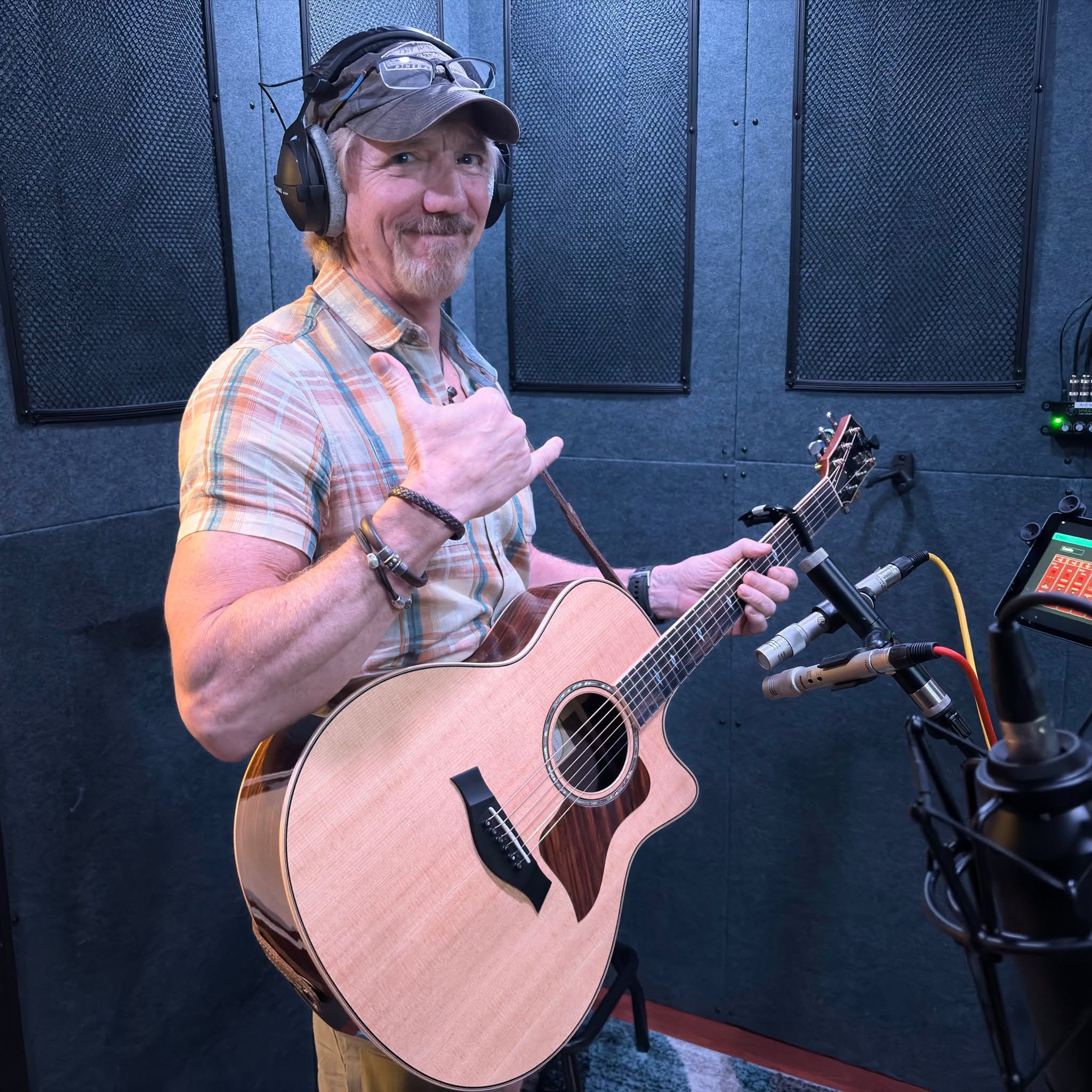 First session with Rob Church!
Reach out to book a session or learn more—link in bio >>
.
.
.
#hiddencreekmusic #musicproducer #musicproduction #musicstudio #recordingstudio #recordingstudio #bellevuetn #nashville #nashvilletn #nashvill