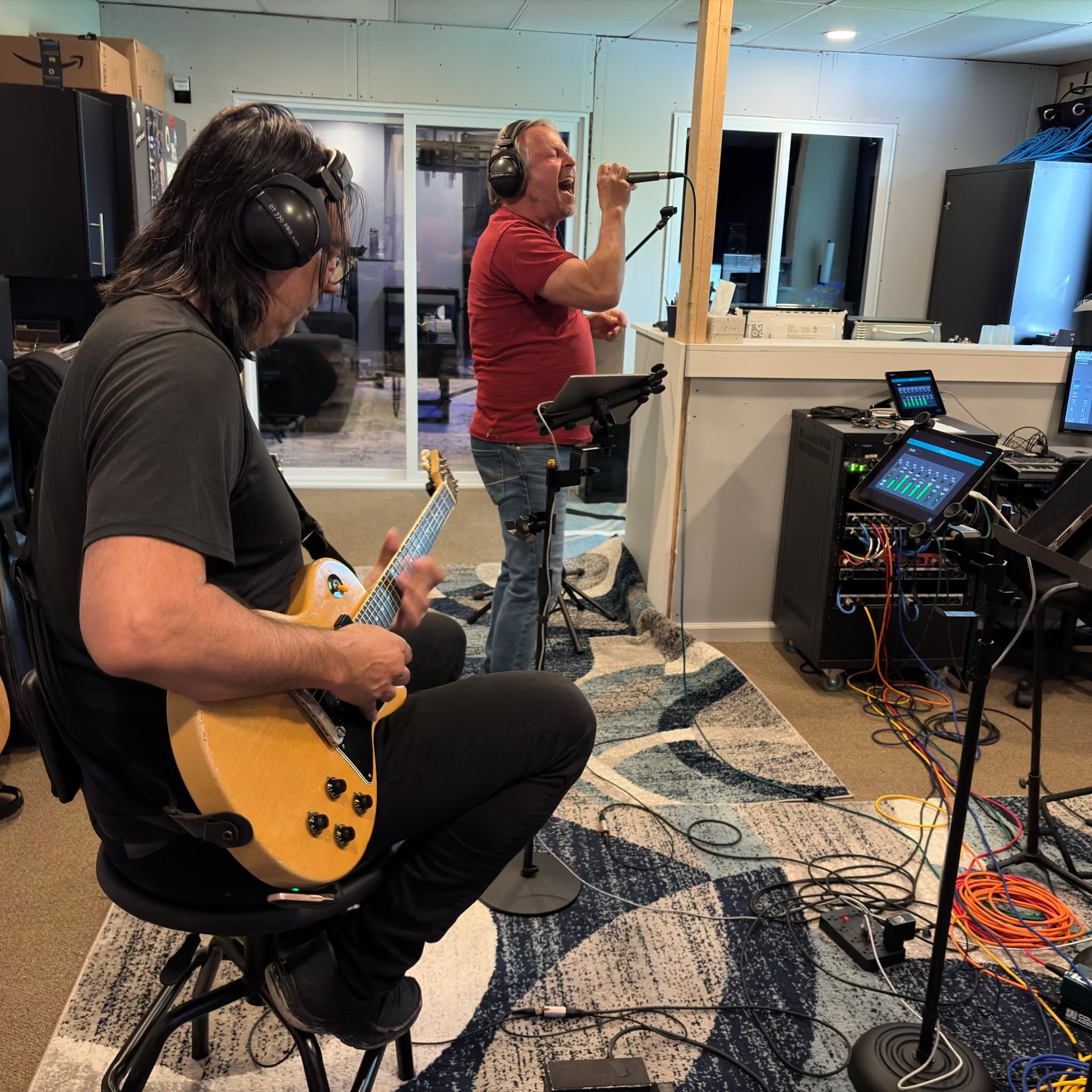 We're so excited to have @therealbonepony in the studio!
Reach out to book a session or learn more—link in bio >>
.
.
.
#hiddencreekmusic #musicproducer #musicproduction #musicstudio #recordingstudio #recordingstudio #bellevuetn #nashvi