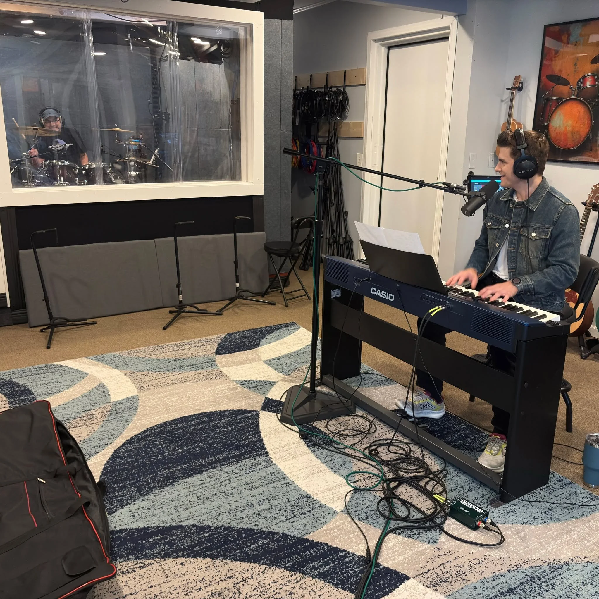 Live tracking with @tylerpronz!
Reach out to book a session or learn more—link in bio >>
.
.
.
#hiddencreekmusic #musicproducer #musicproduction #musicstudio #recordingstudio #recordingstudio #bellevuetn #nashville #nashvilletn #nashvil