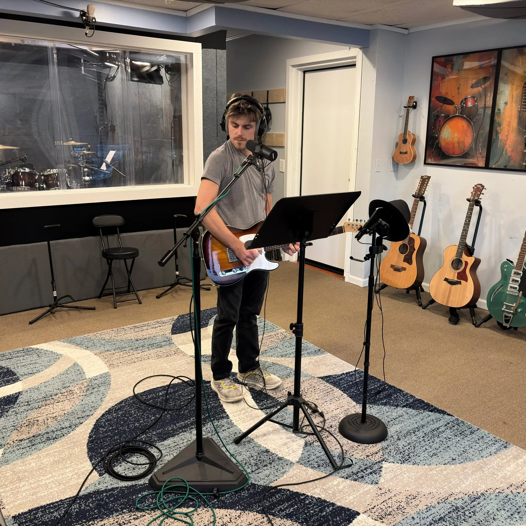 Back-to-back sessions with @tylerpronz!
Reach out to book a session or learn more—link in bio >>
.
.
.
#hiddencreekmusic #musicproducer #musicproduction #musicstudio #recordingstudio #recordingstudio #bellevuetn #nashville #nashvilletn