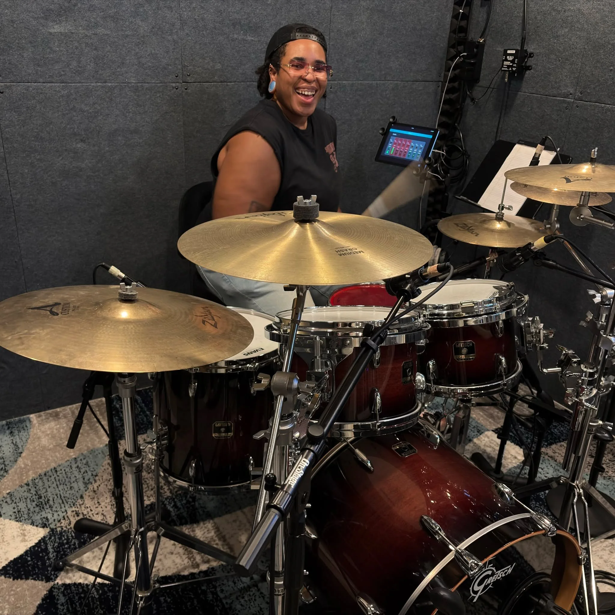 Tracking drums and guitar with @thedrvps!
@ipearldrum
Reach out to book a session or learn more—link in bio >>
.
.
.
#hiddencreekmusic #musicproducer #musicproduction #musicstudio #recordingstudio #recordingstudio #bellevuetn #nashville