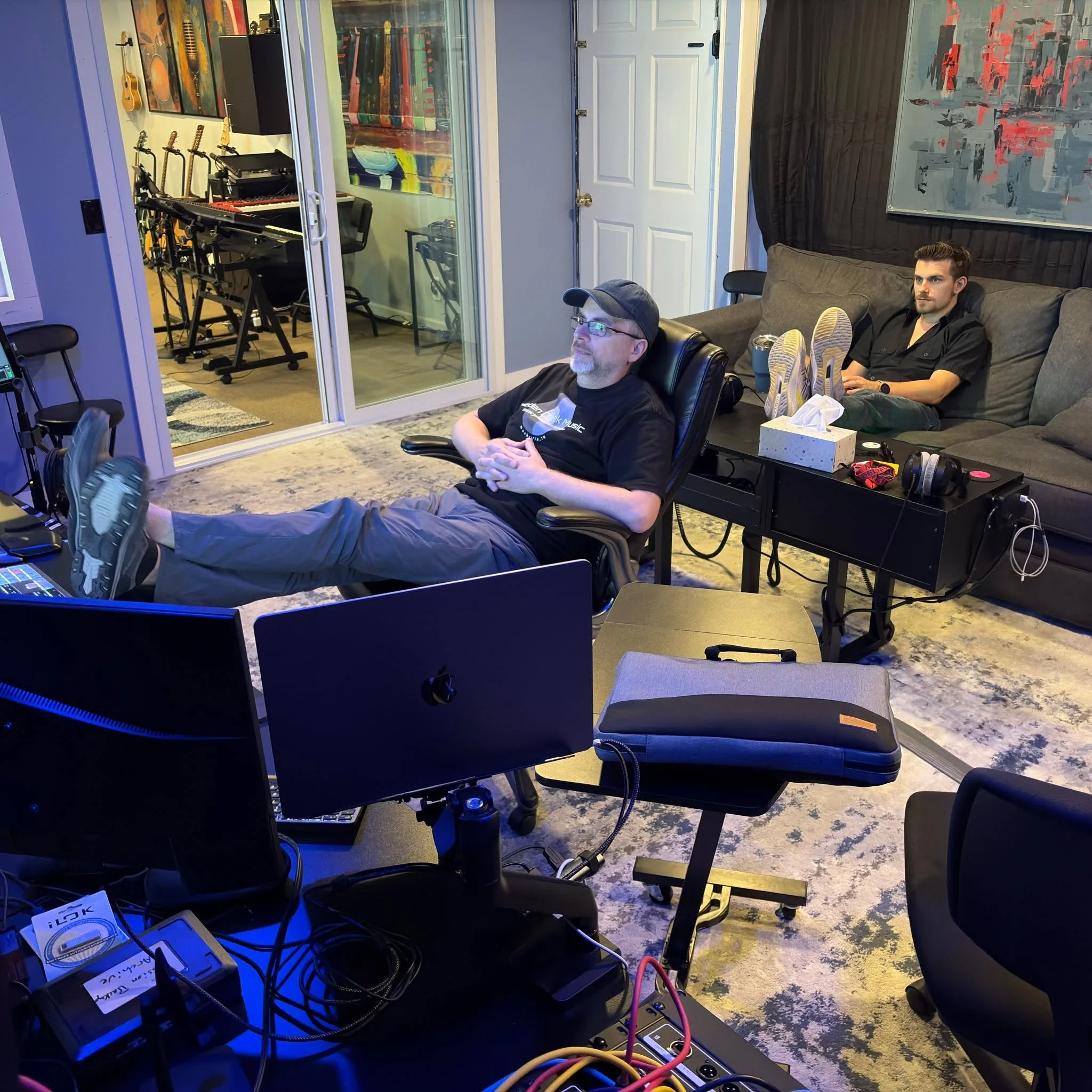 Mastering with @tylerpronz!
Reach out to book a session or learn more—link in bio >>
.
.
.
#hiddencreekmusic #musicproducer #musicproduction #musicstudio #recordingstudio #recordingstudio #bellevuetn #nashville #nashvilletn #nashvillemu