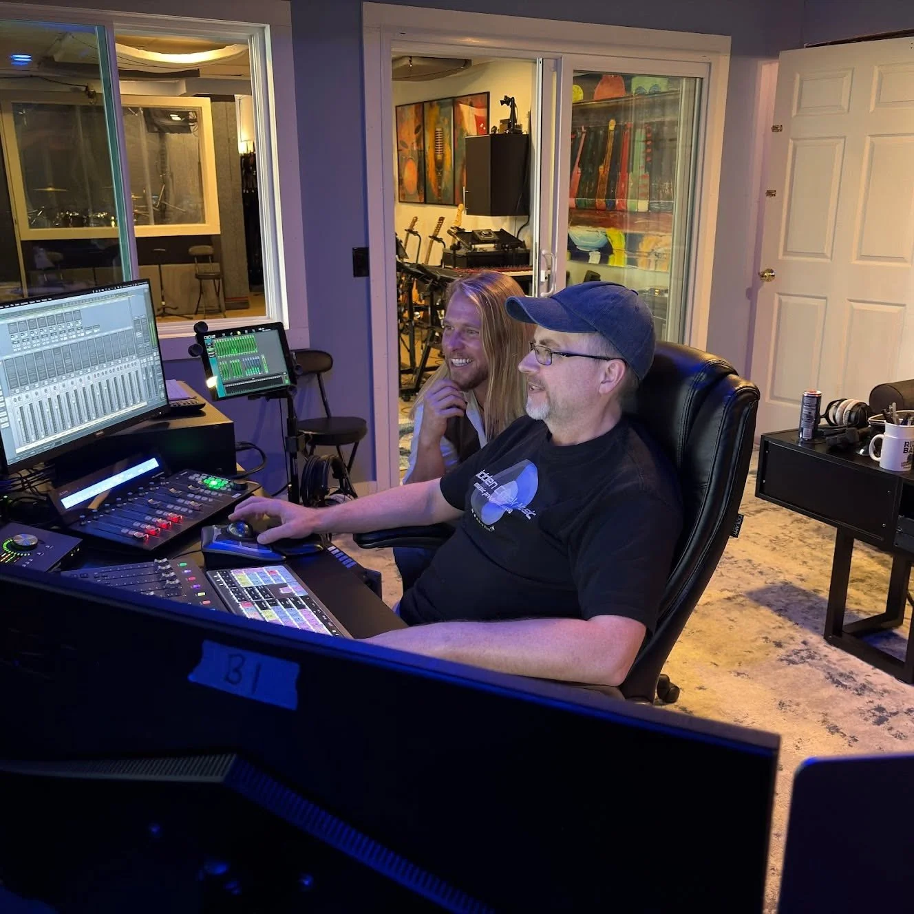 It's so much fun to be making music with @killerwithane again!

Reach out to book a session or learn more&mdash;link in bio &gt;&gt;
.
.
.
#hiddencreekmusic #musicproducer #musicproduction #musicstudio #recordingstudio #recordingstudio #bellevuetn #n