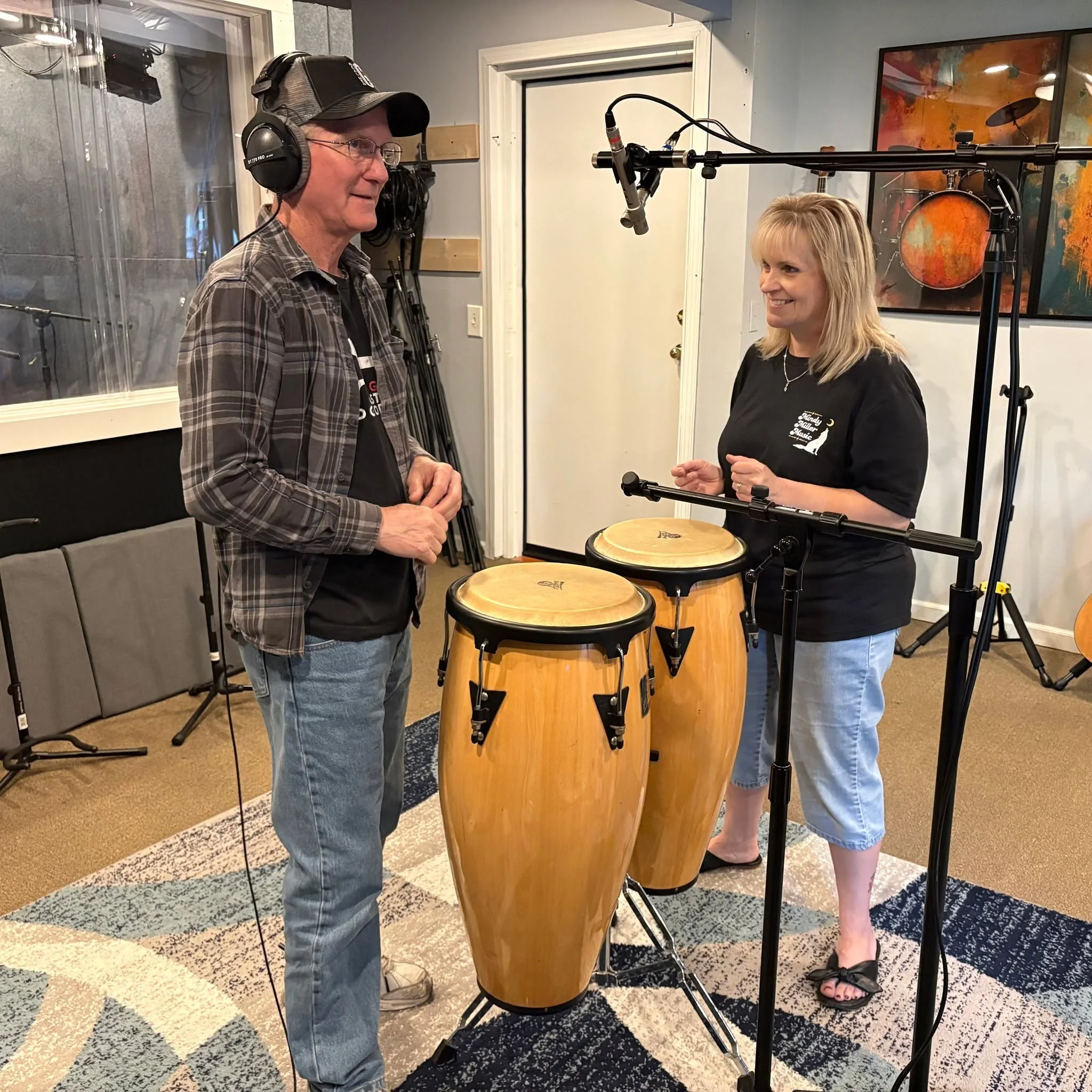 We're so happy to have @cherylynnsmusic back in the studio! 
@dennyruslmusic

Reach out to book a session or learn more&mdash;link in bio &gt;&gt;
.
.
.
#hiddencreekmusic #musicproducer #musicproduction #musicstudio #recordingstudio #recordingstudio 