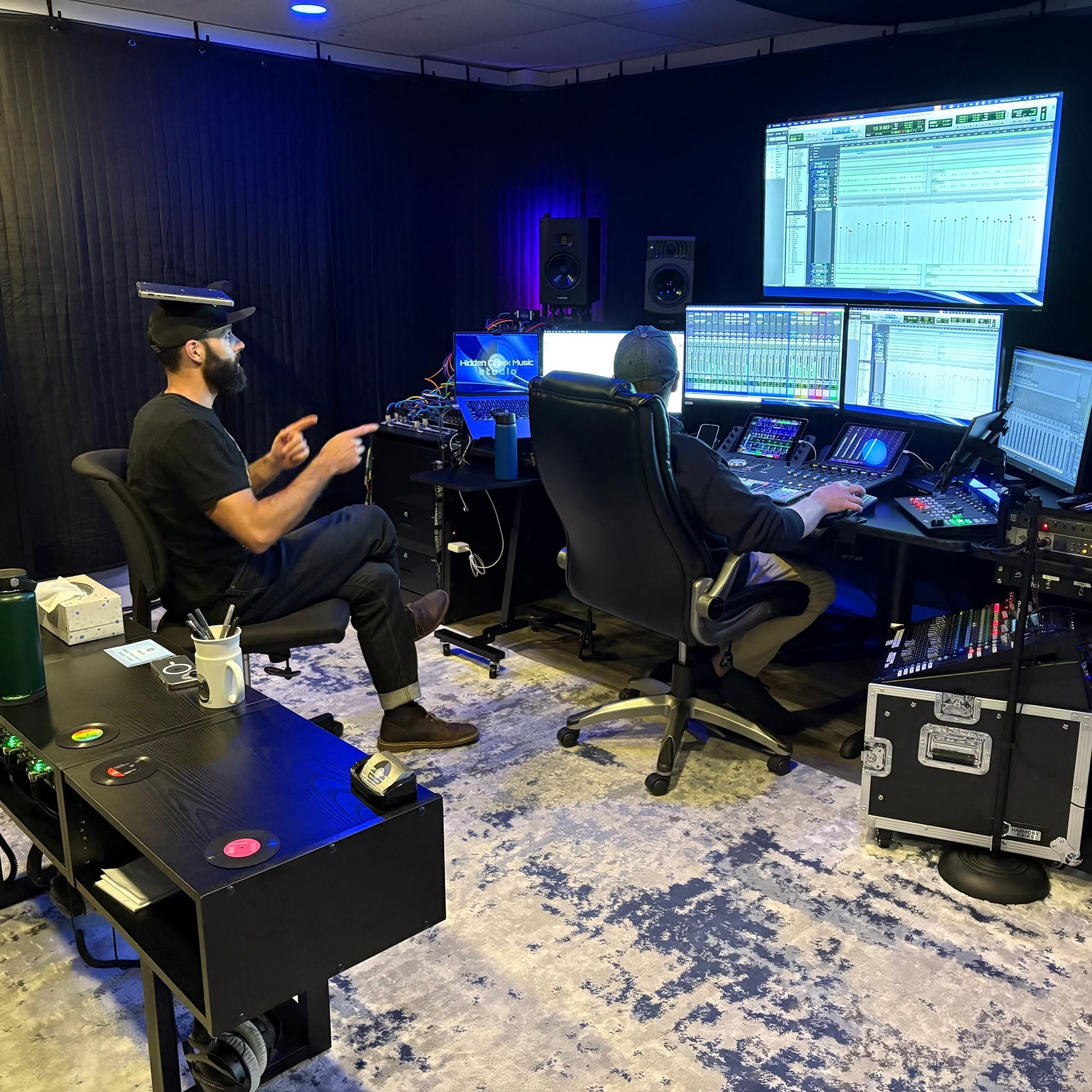 Mixing with @taylortuke!

Reach out to book a session or learn more&mdash;link in bio >>
.
.
.
#hiddencreekmusic #musicproducer #musicproduction #musicstudio #recordingstudio #recordingstudio #bellevuetn #nashville #nashvilletn #nashvillemusic 
