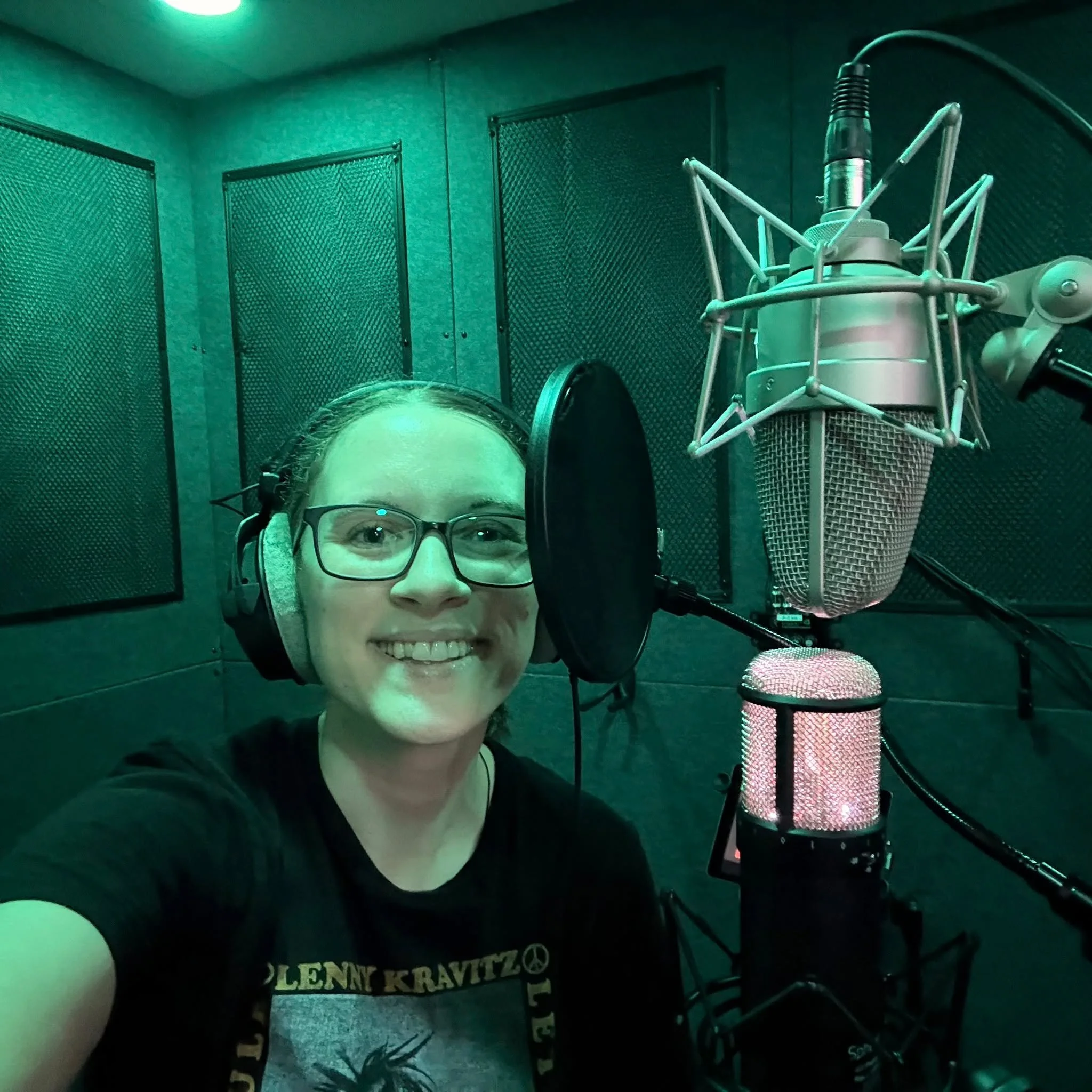 Tracking harmonies for Juergen and Oliver's new songs! 
@sarahgrenierhcm 

Reach out to book a session or learn more&mdash;link in bio >>
.
.
.
#hiddencreekmusic #musicproducer #musicproduction #musicstudio #recordingstudio #recordingstudio #be