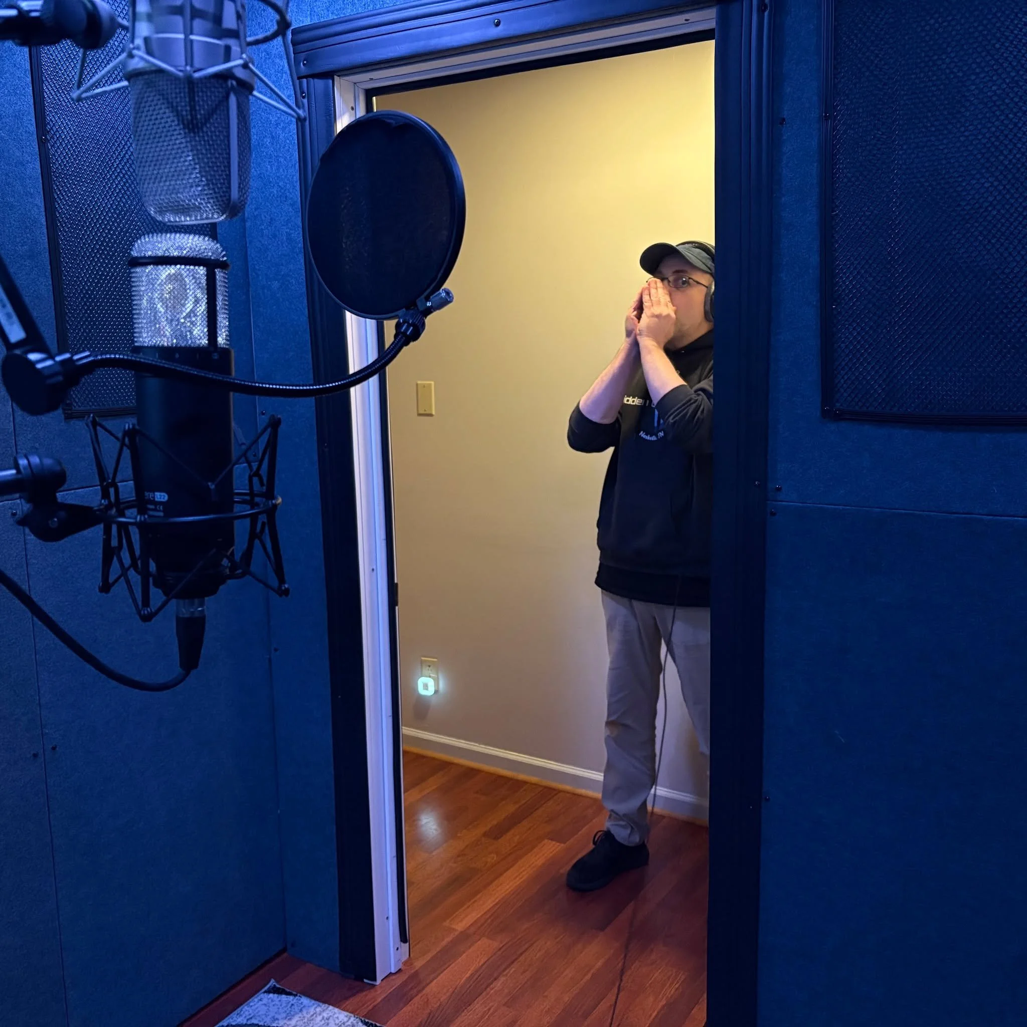 We finally got KG (almost) in the booth!

Reach out to book a session or learn more&mdash;link in bio >>
.
.
.
#hiddencreekmusic #musicproducer #musicproduction #musicstudio #recordingstudio #recordingstudio #bellevuetn #nashville #nashvilletn 