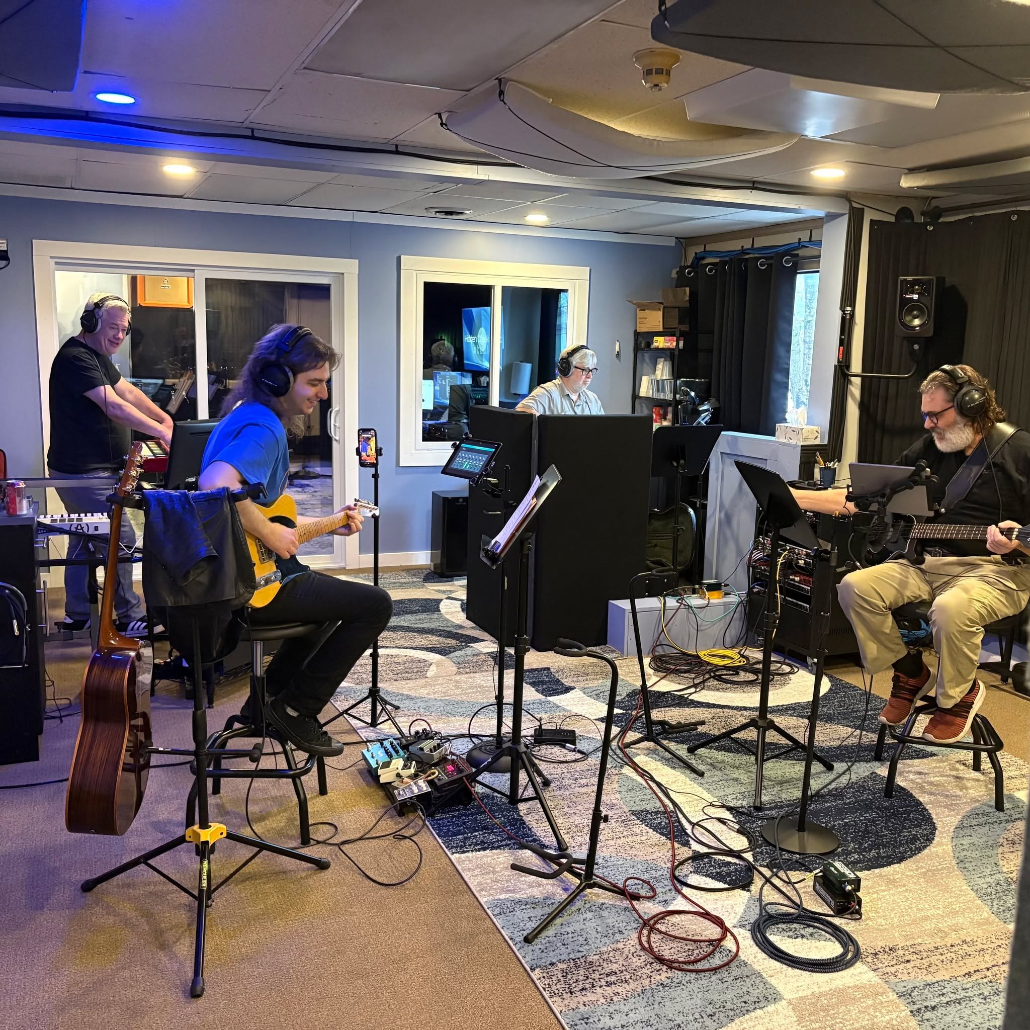 Live band tracking with Smoky Joe, David Alan, Rodney Edmondson, Mark Dunlap, @sidneydmays, and @booemusic!

Reach out to book a session or learn more&mdash;link in bio >>
.
.
.
#hiddencreekmusic #musicproducer #musicproduction #musicstudio #re